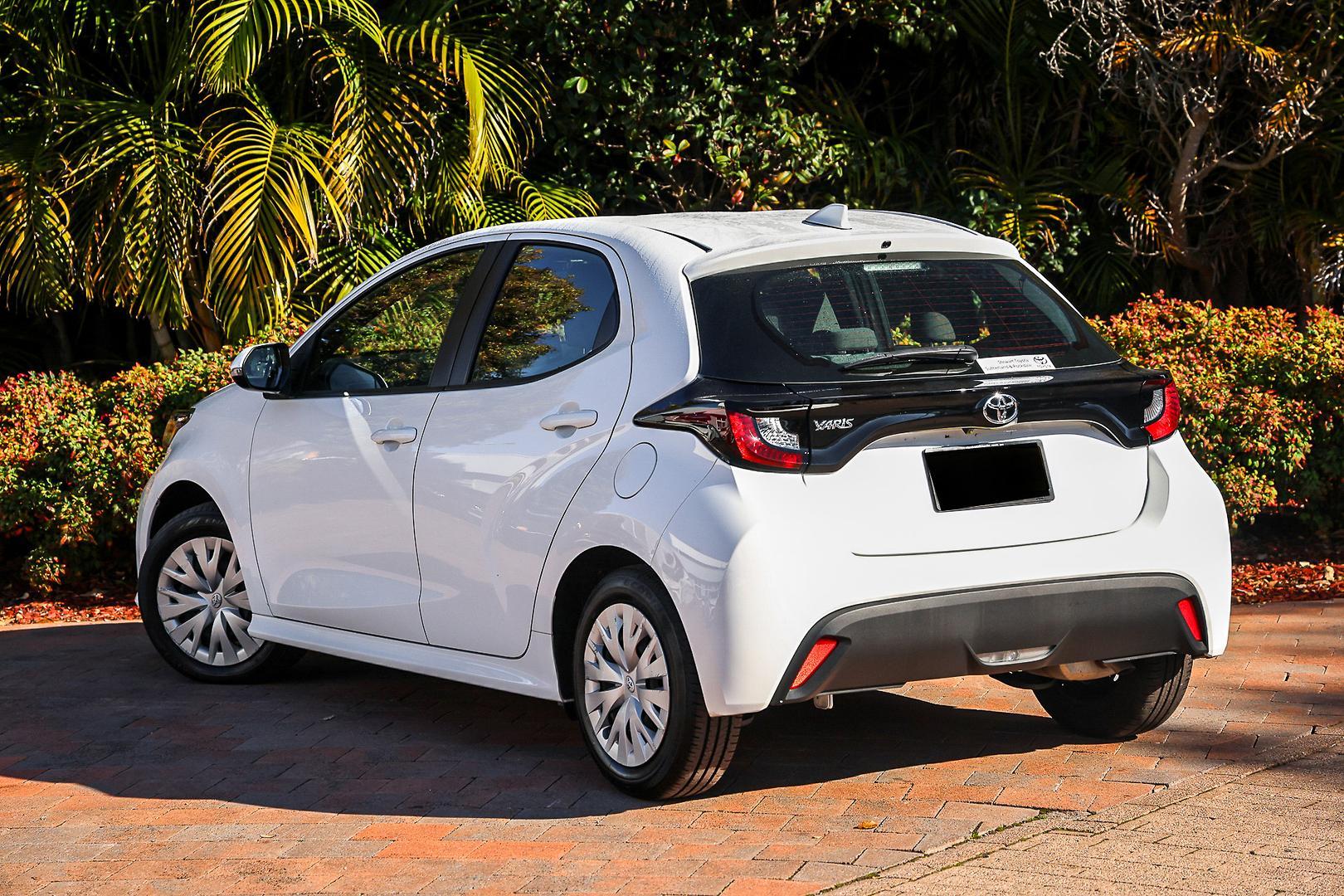 2023 Toyota Yaris Ascent Sport in White