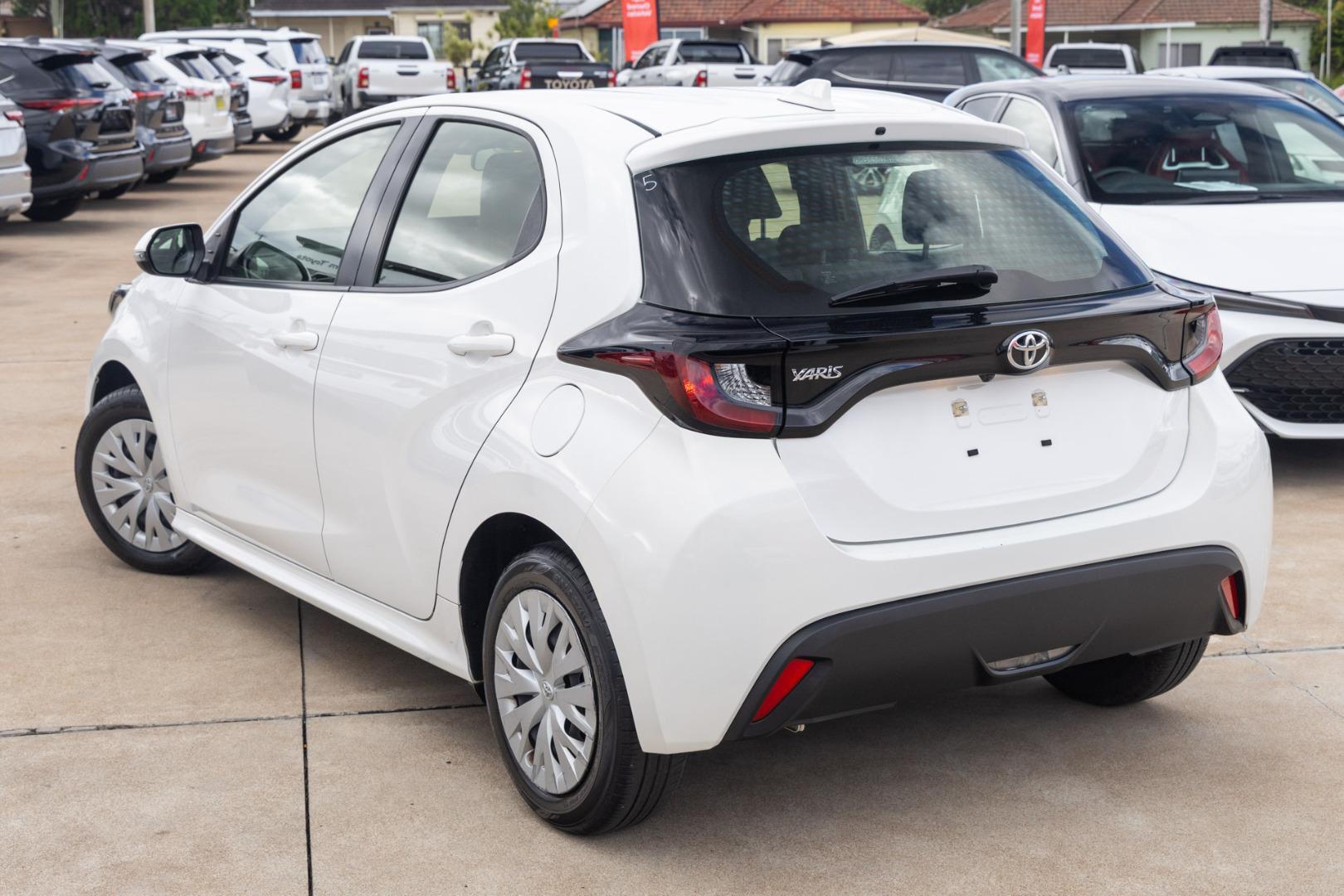 2023 Toyota Yaris Ascent Sport in White