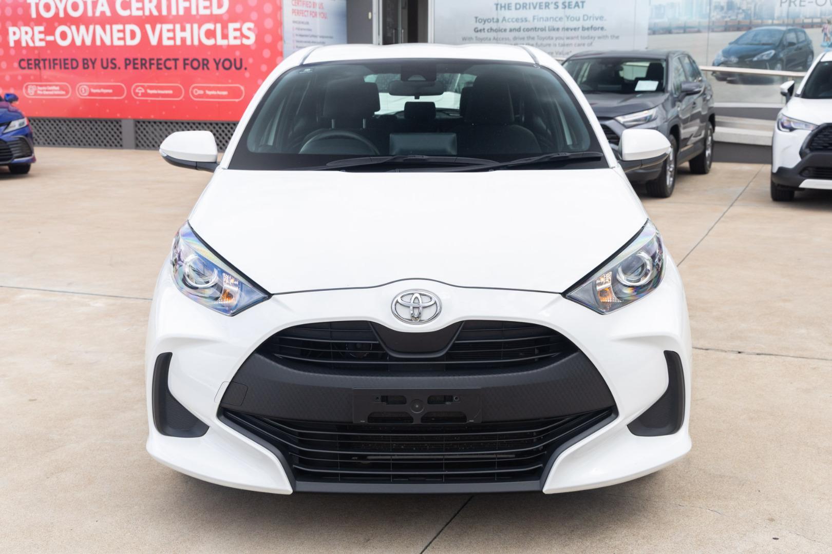 2023 Toyota Yaris Ascent Sport in White
