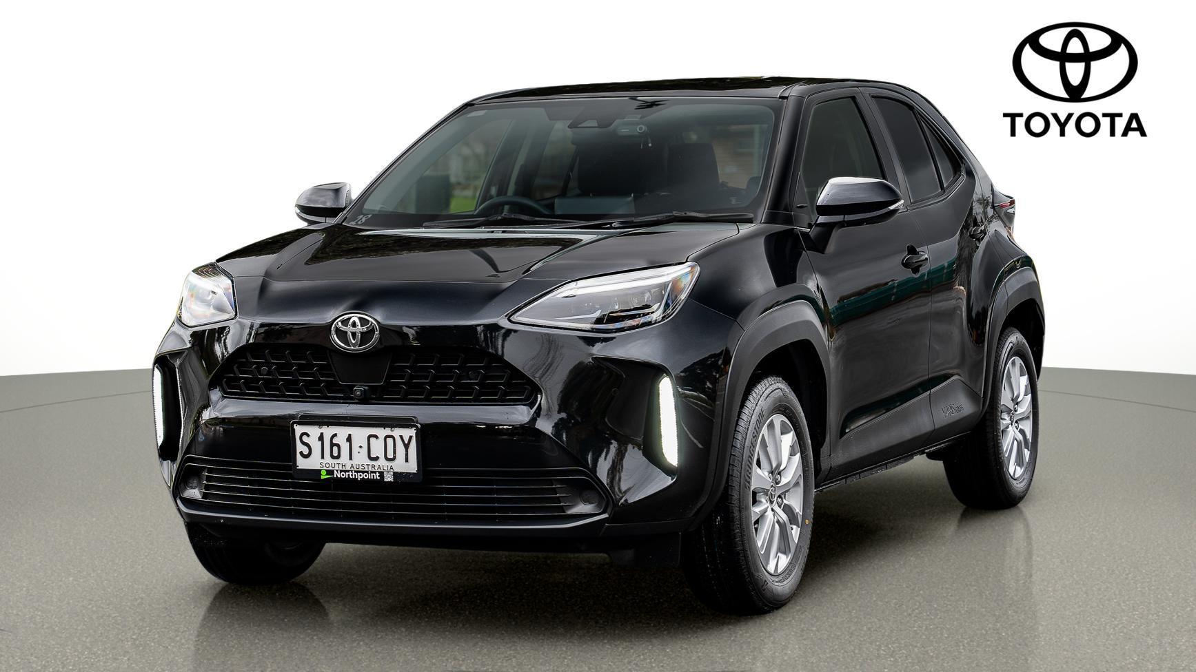 2022 Toyota Yaris Cross GXL in Black