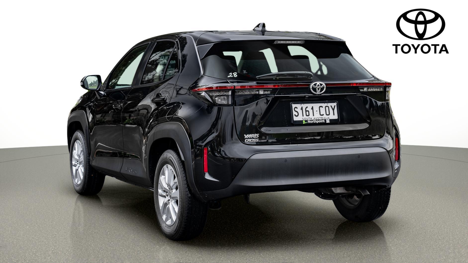 2022 Toyota Yaris Cross GXL in Black