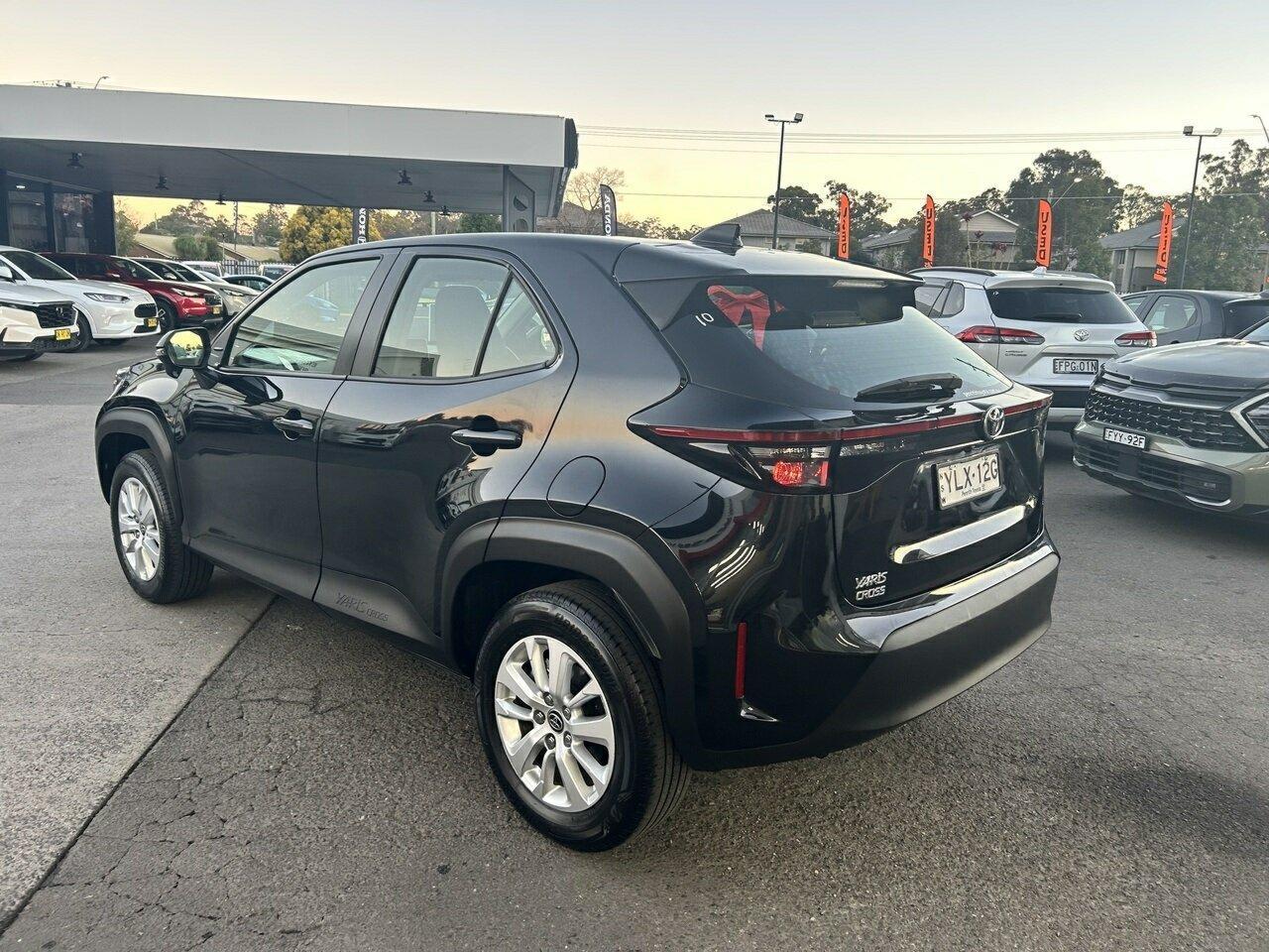 2022 Toyota Yaris Cross GX in Black