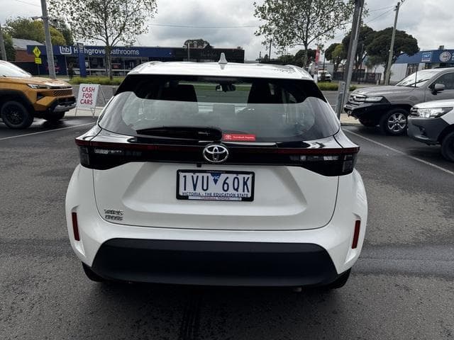2022 Toyota Yaris Cross GX in White