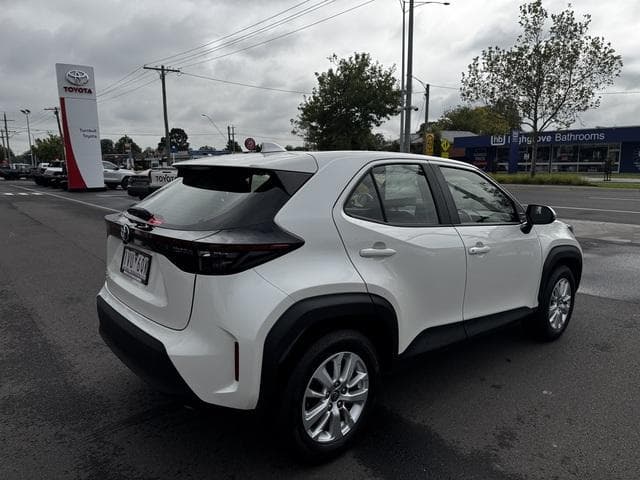 2022 Toyota Yaris Cross GX in White