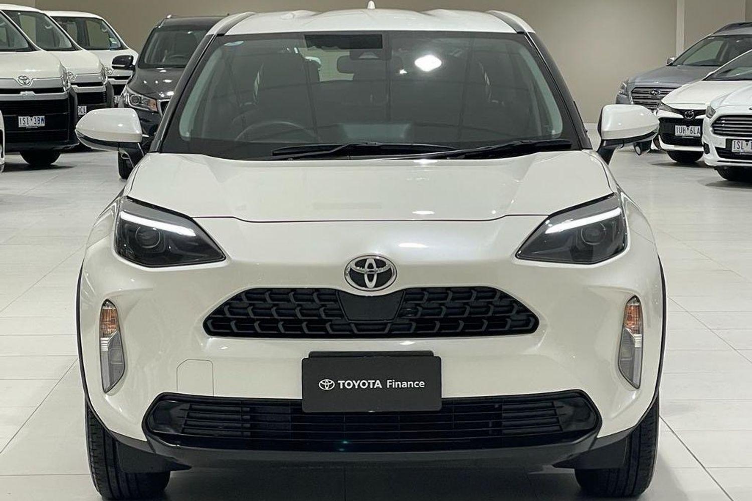 2023 Toyota Yaris Cross GX in White
