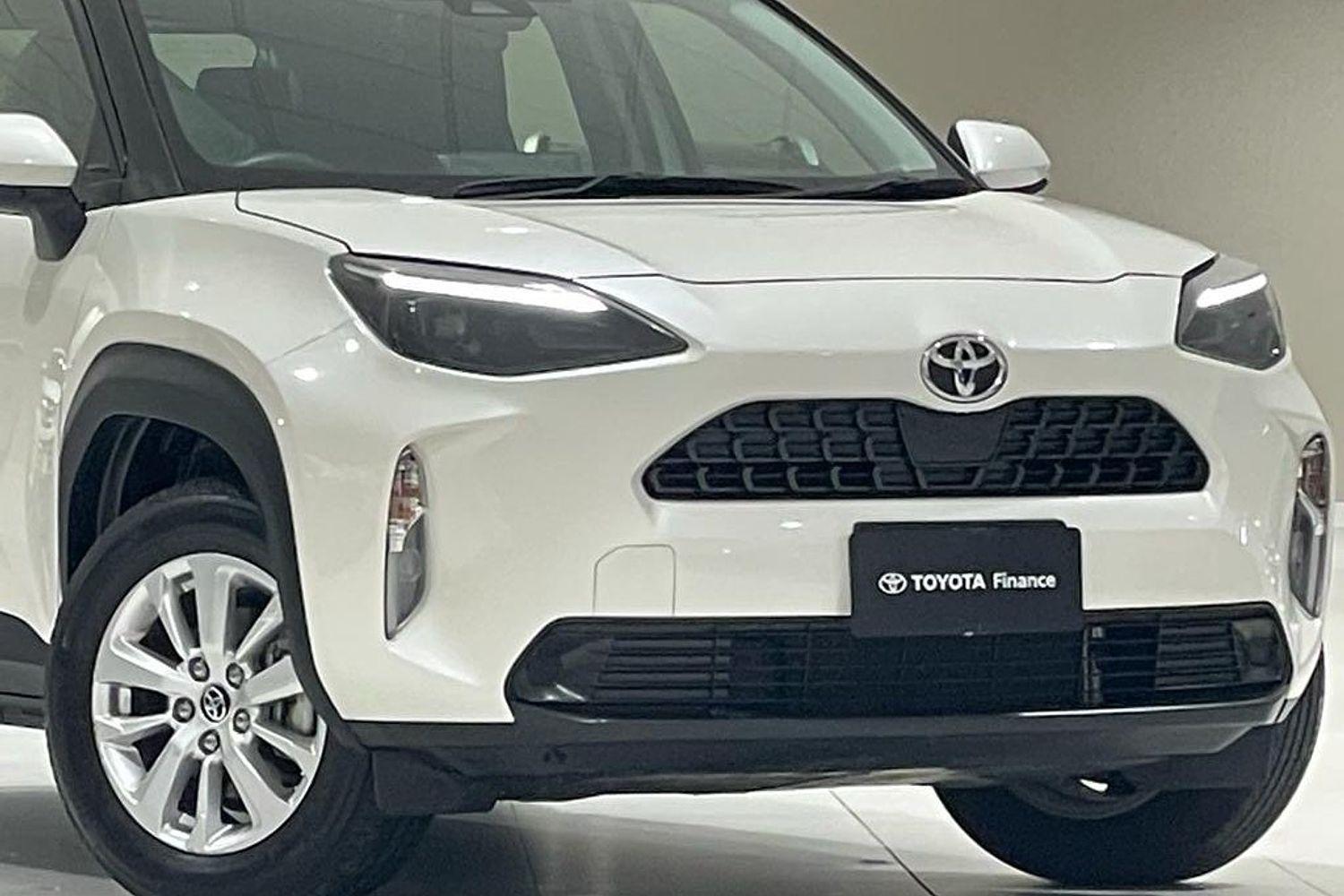 2023 Toyota Yaris Cross GX in White