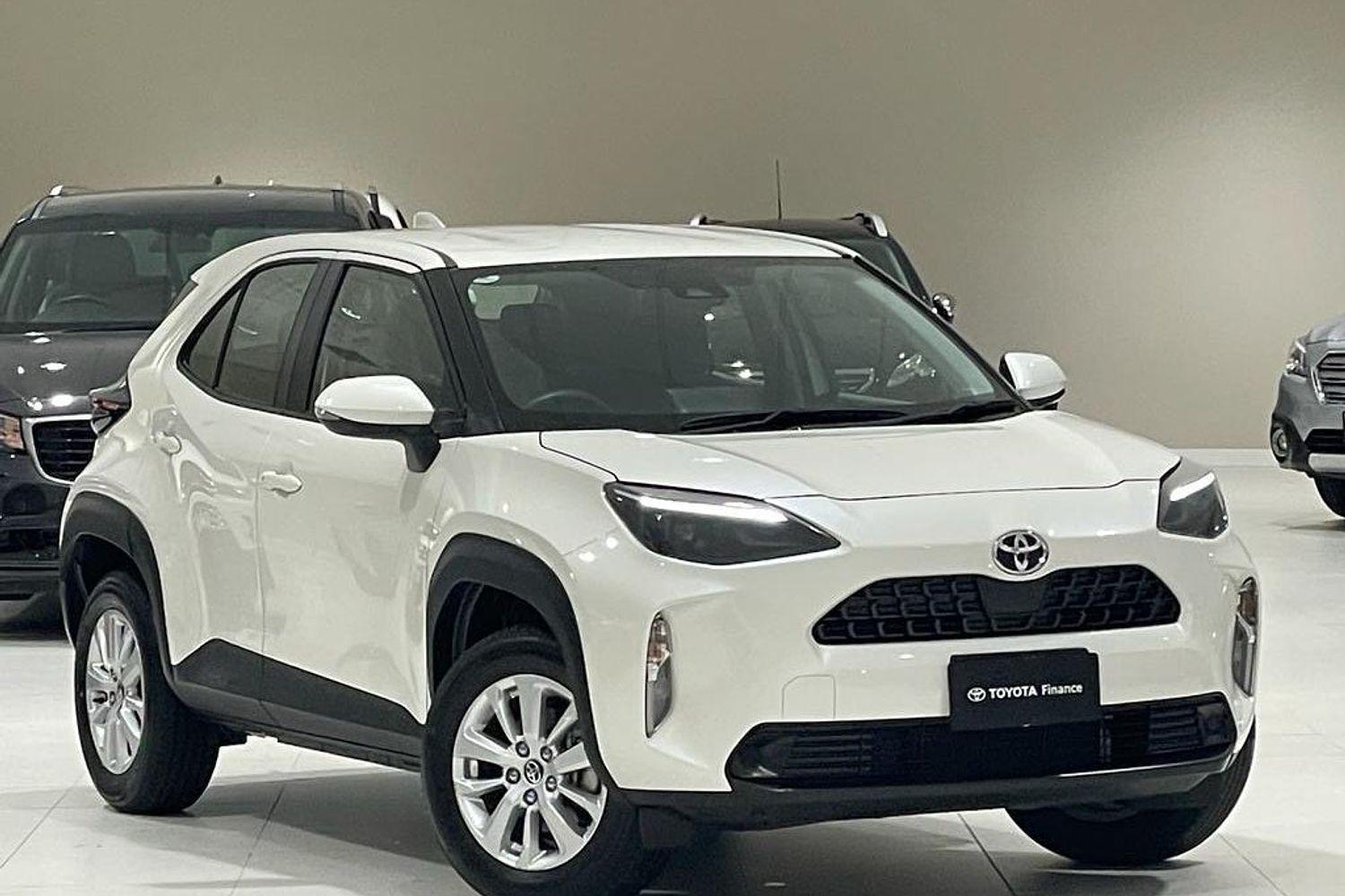 2023 Toyota Yaris Cross GX in White