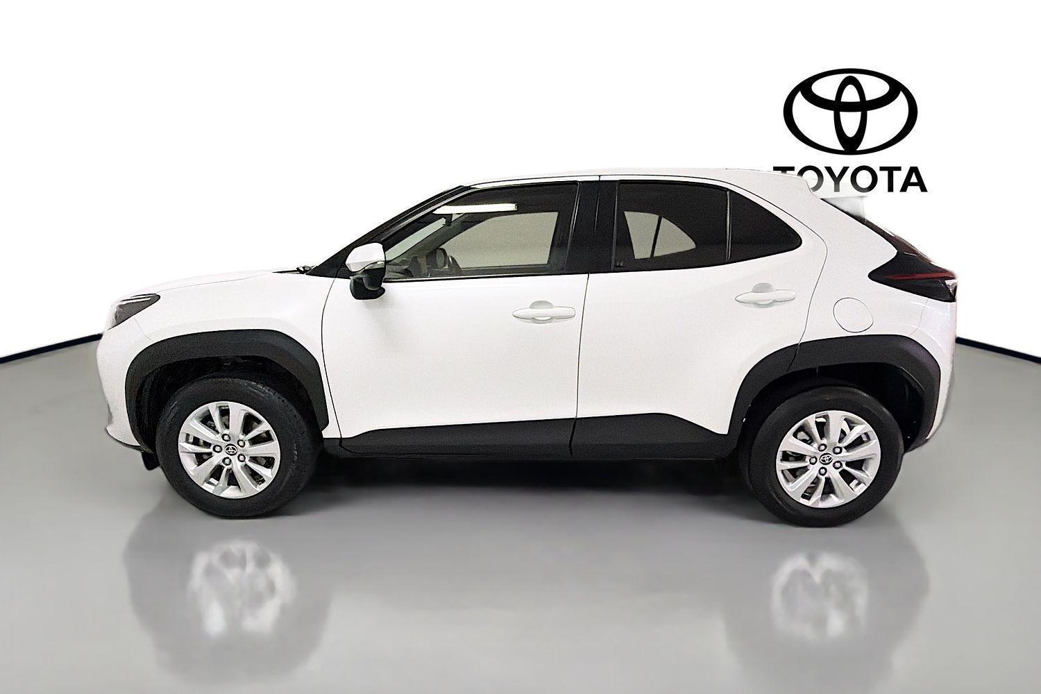 2023 Toyota Yaris Cross GX in White