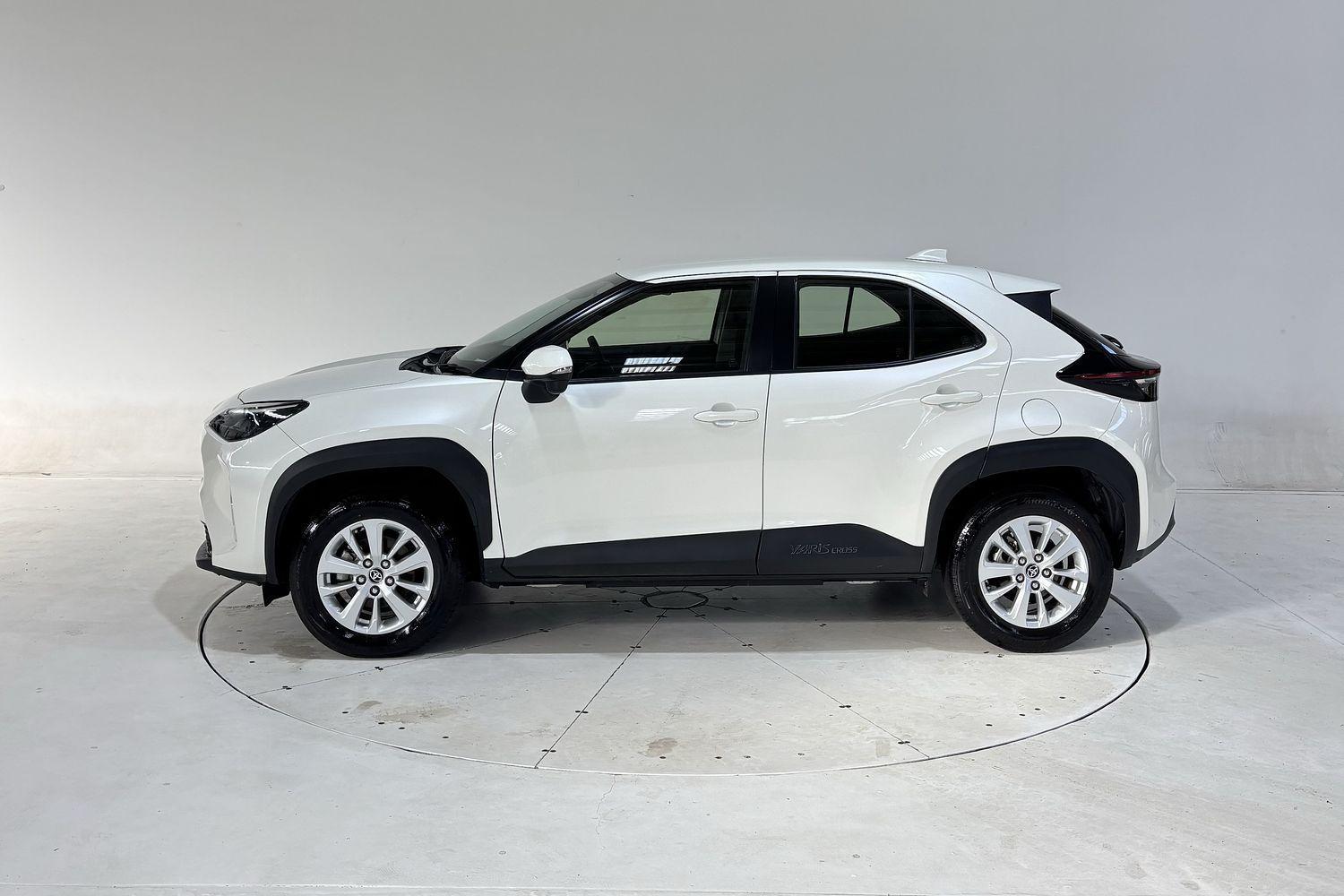 2021 Toyota Yaris Cross GX in White