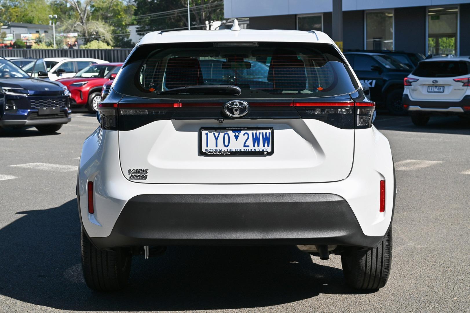 2023 Toyota Yaris Cross GX in White