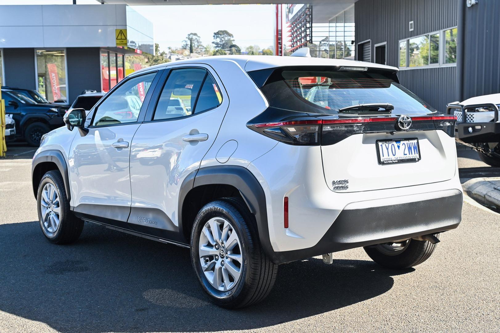 2023 Toyota Yaris Cross GX in White