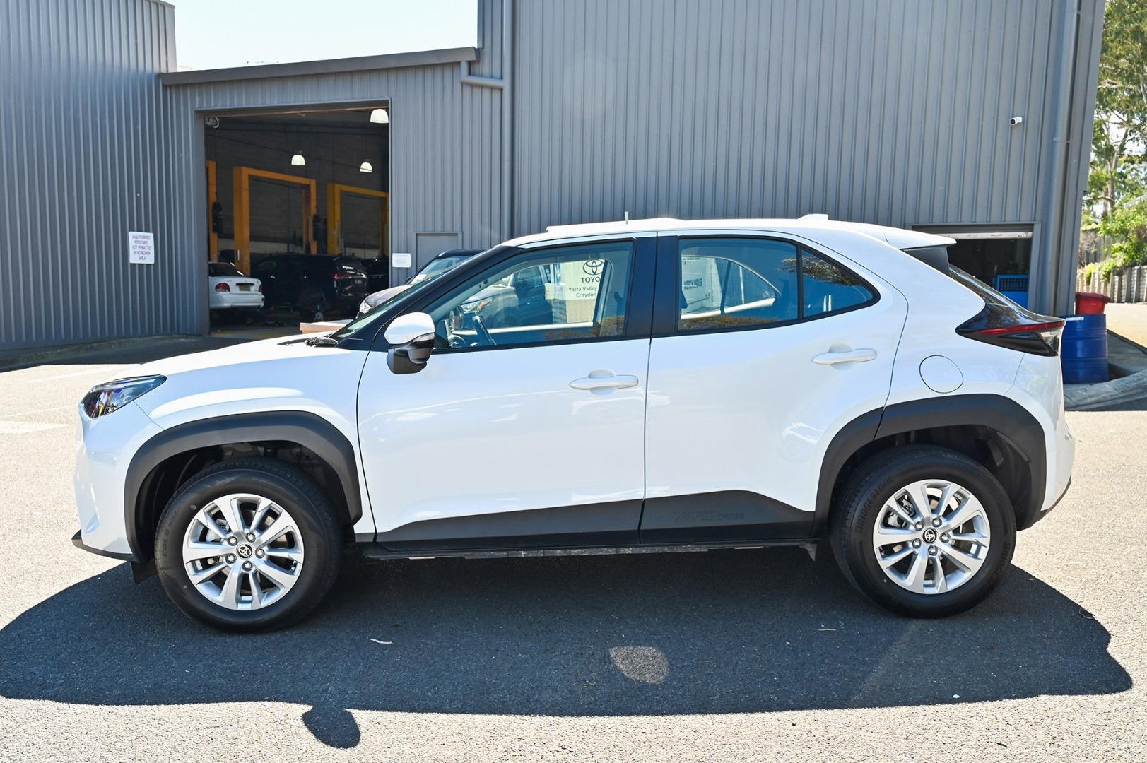2023 Toyota Yaris Cross GX in White