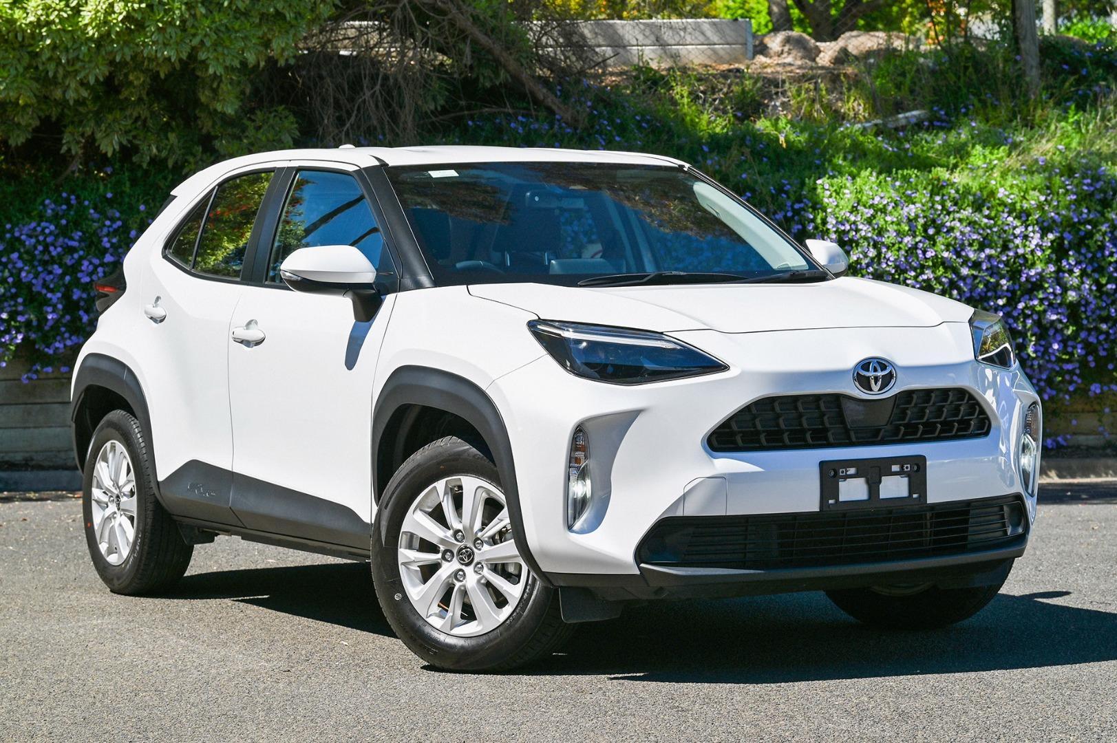 2023 Toyota Yaris Cross GX in White