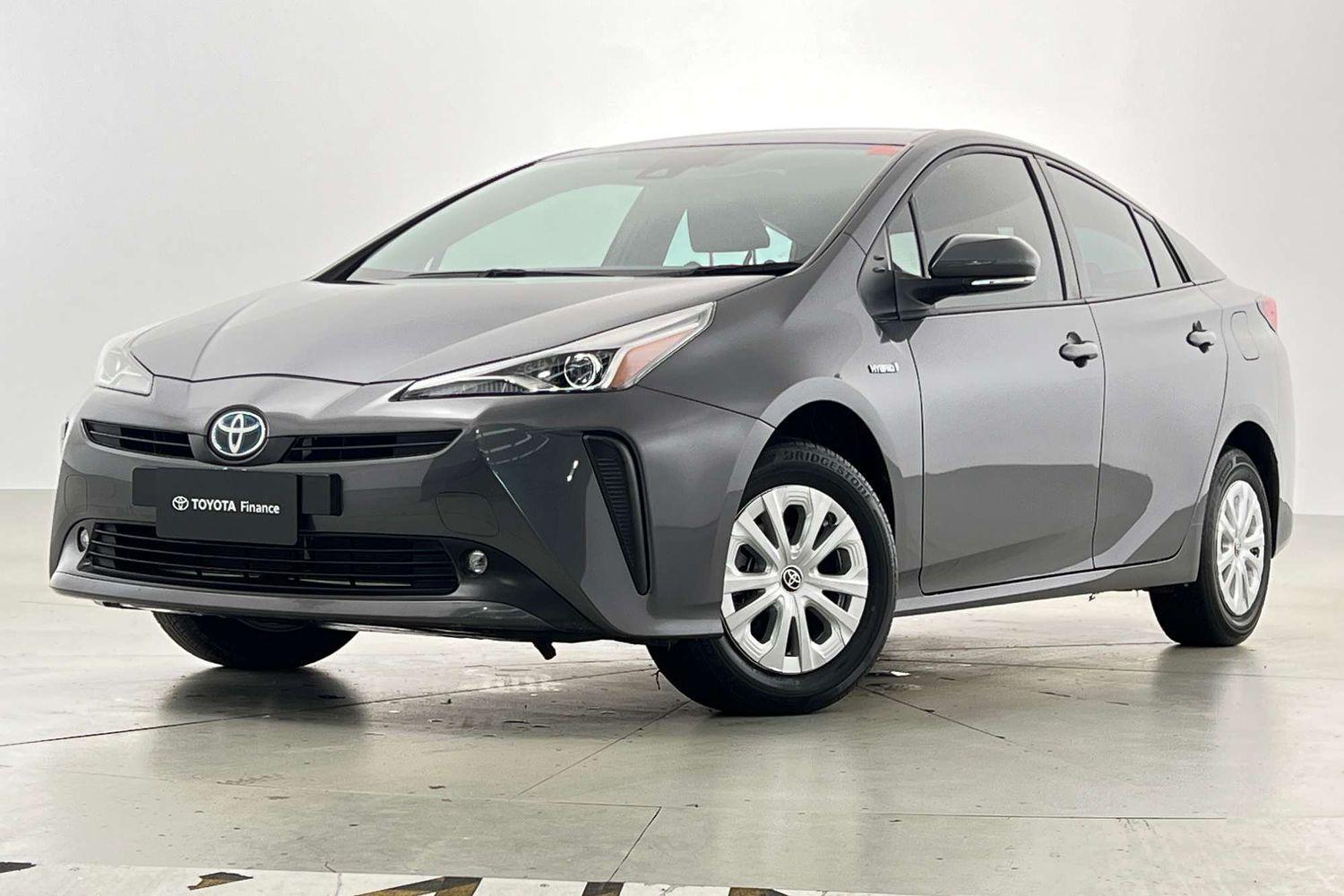2022 Toyota Prius Base in Silver