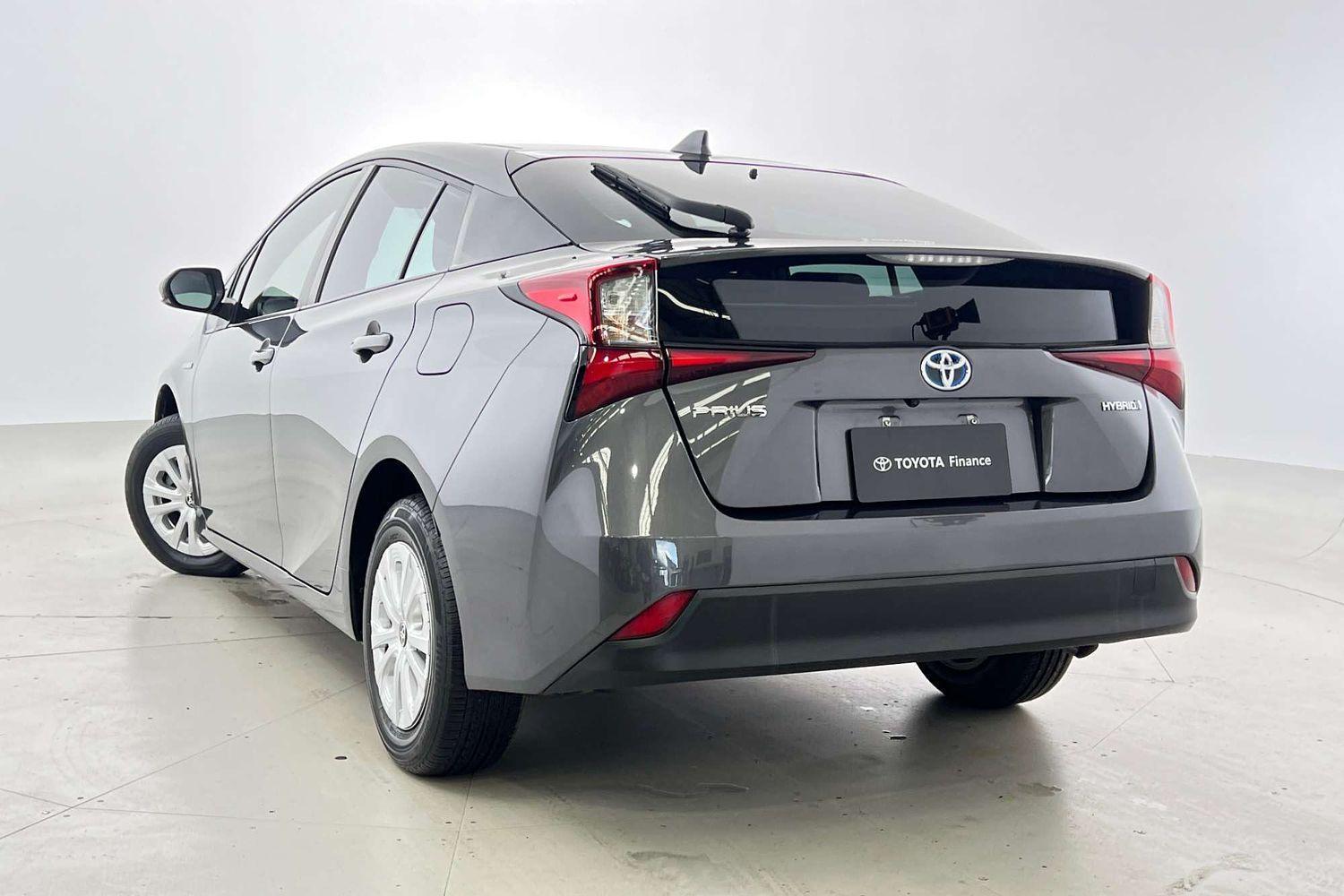 2022 Toyota Prius Base in Silver