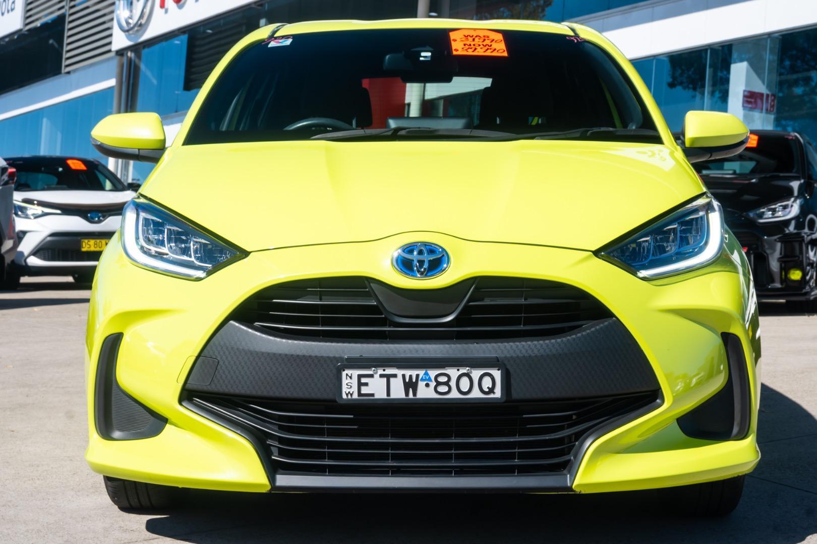 2022 Toyota Yaris SX in Green