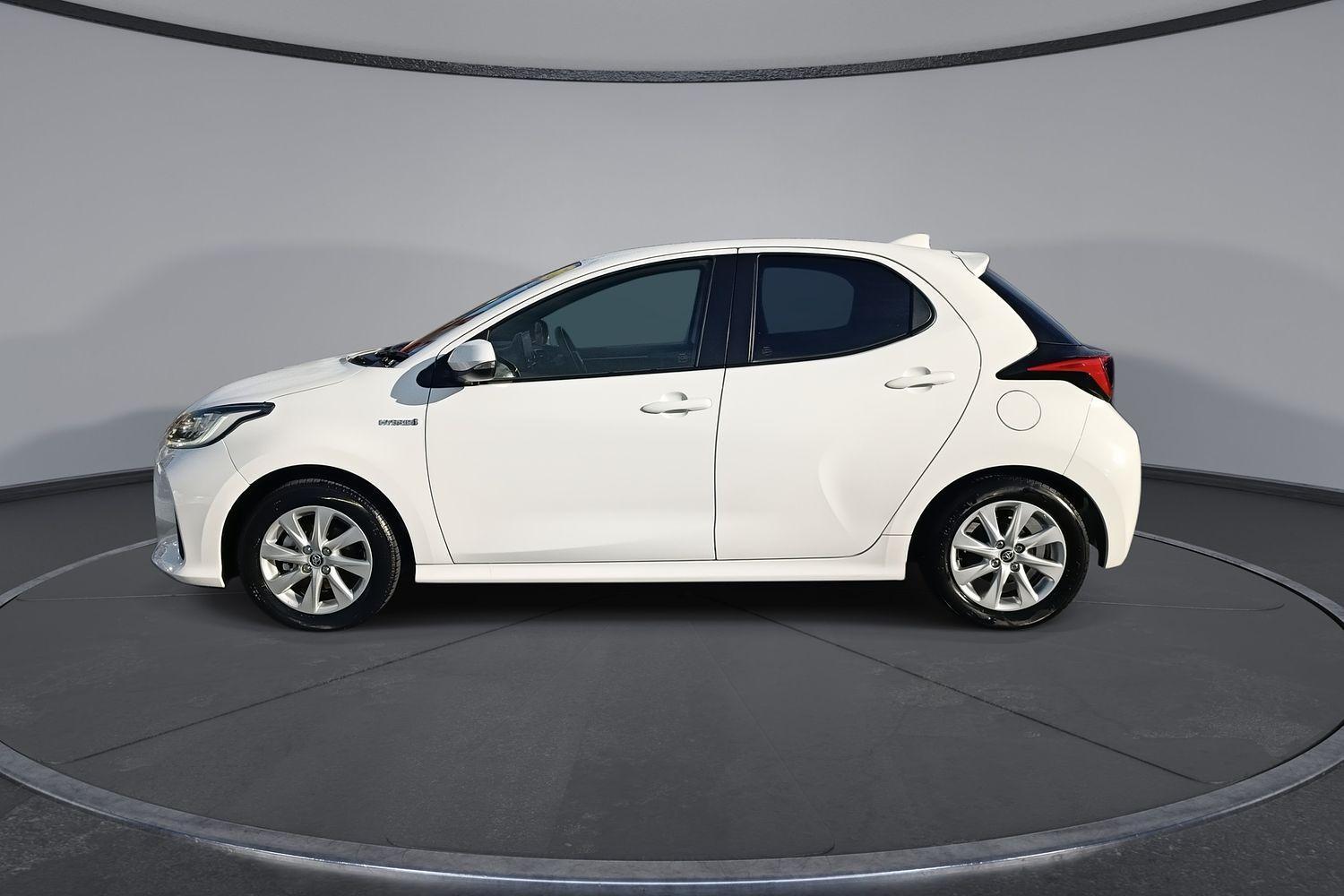 2023 Toyota Yaris SX in White