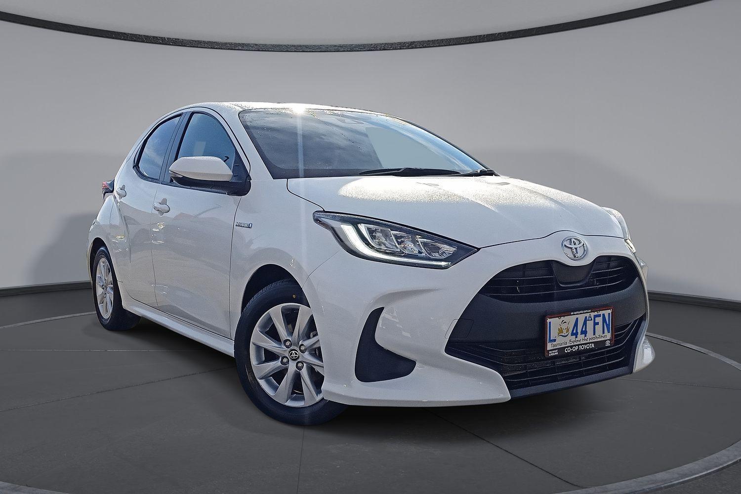 2023 Toyota Yaris SX in White