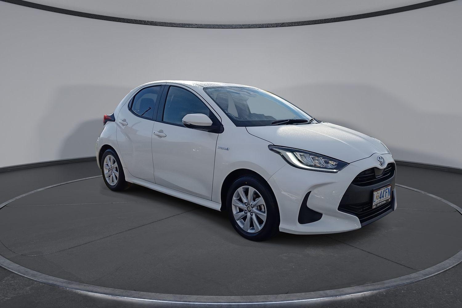 2023 Toyota Yaris SX in White