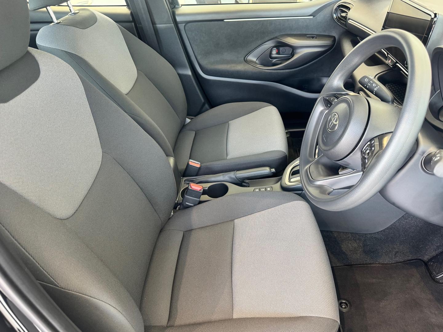 2024 Toyota Yaris Ascent Sport in Black