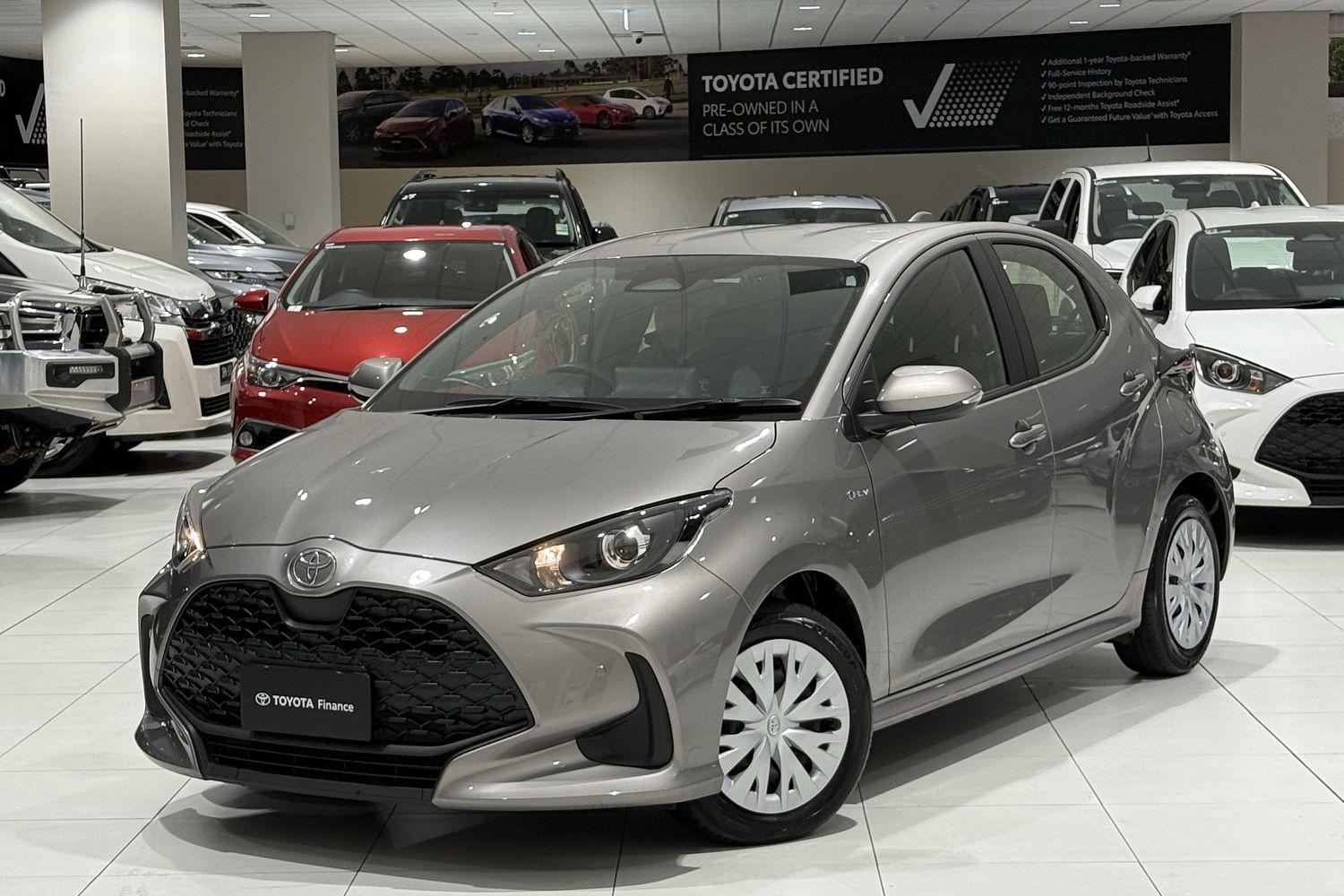 2025 Toyota Yaris Ascent Sport in Bronze