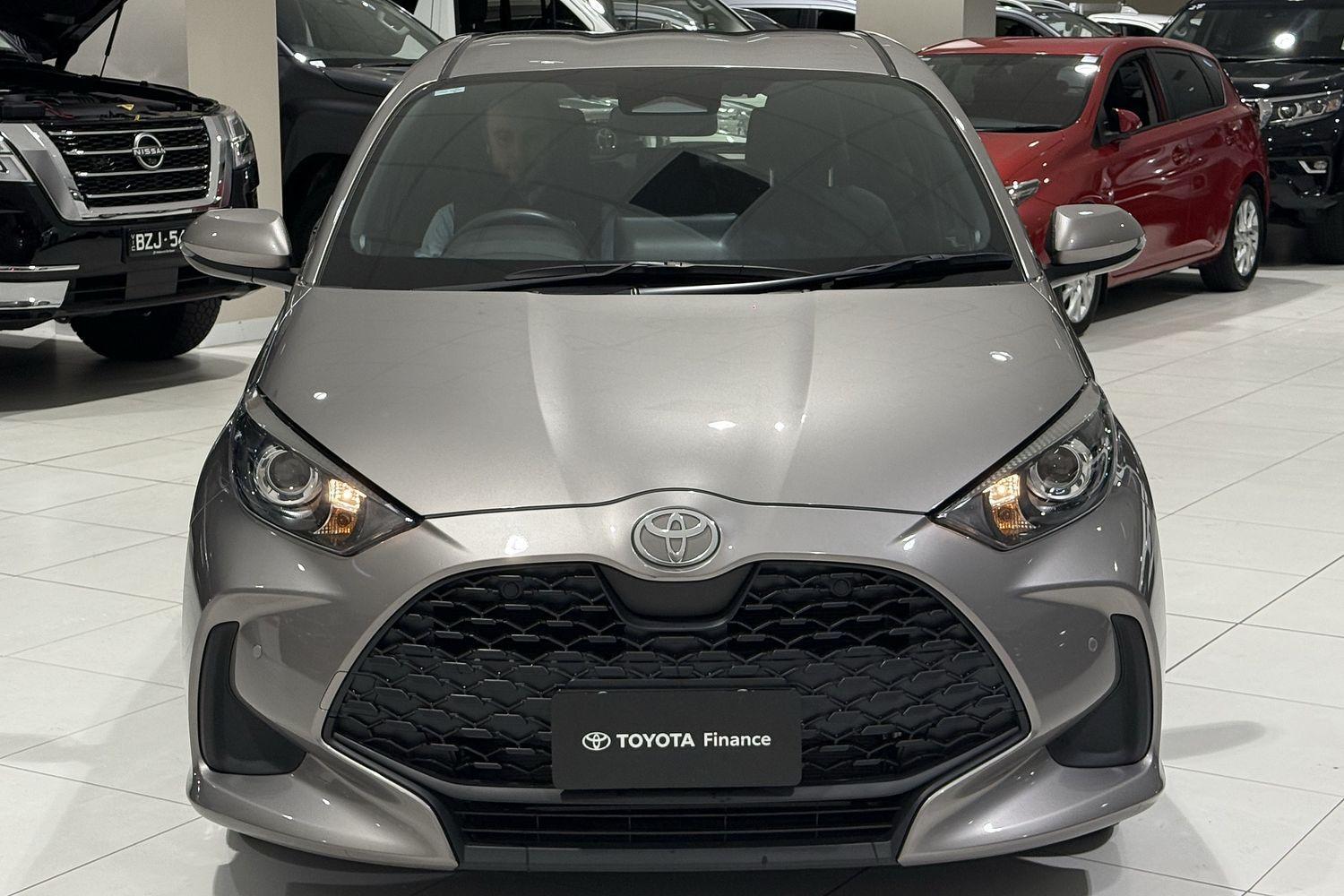 2025 Toyota Yaris Ascent Sport in Bronze