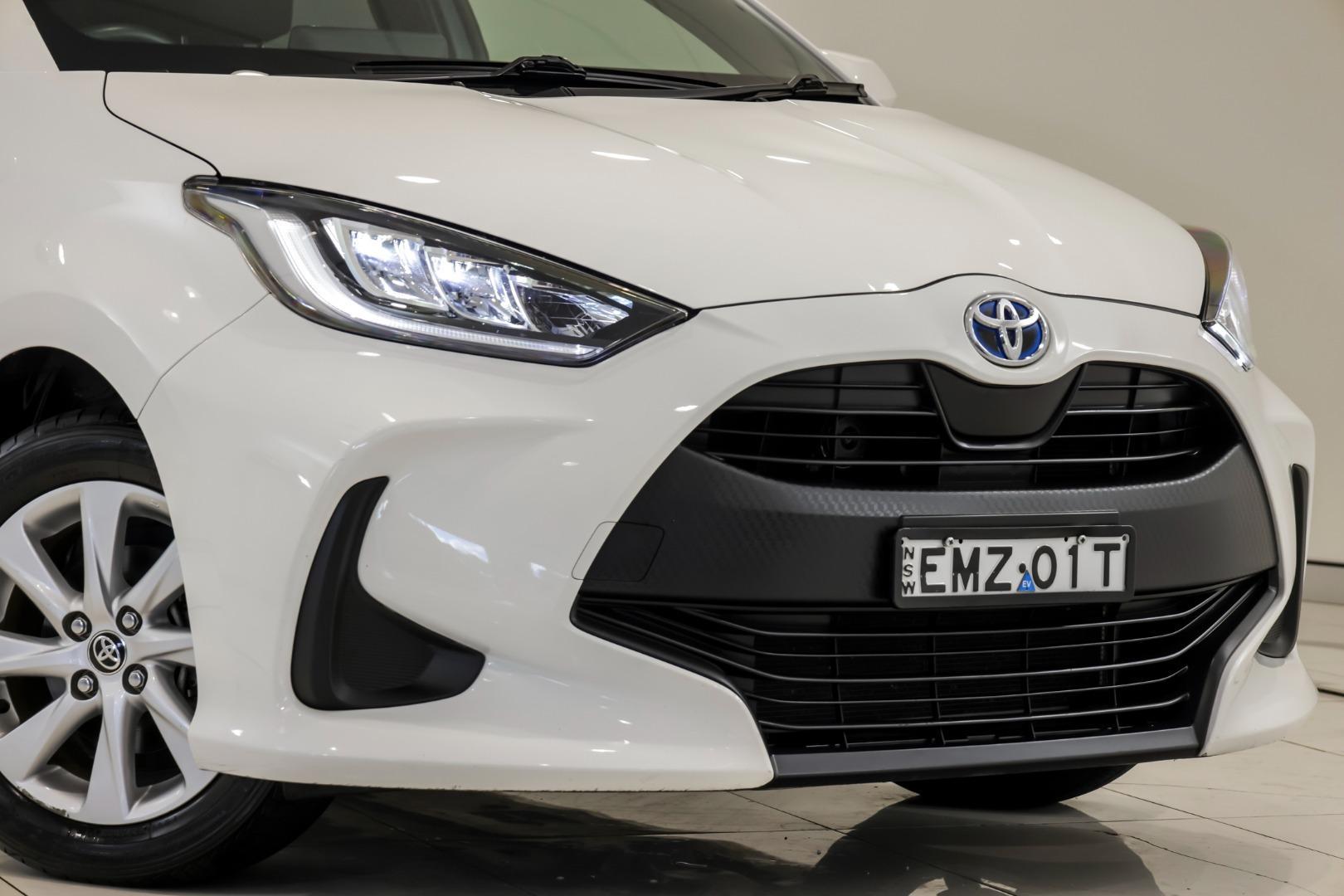 2021 Toyota Yaris SX in White