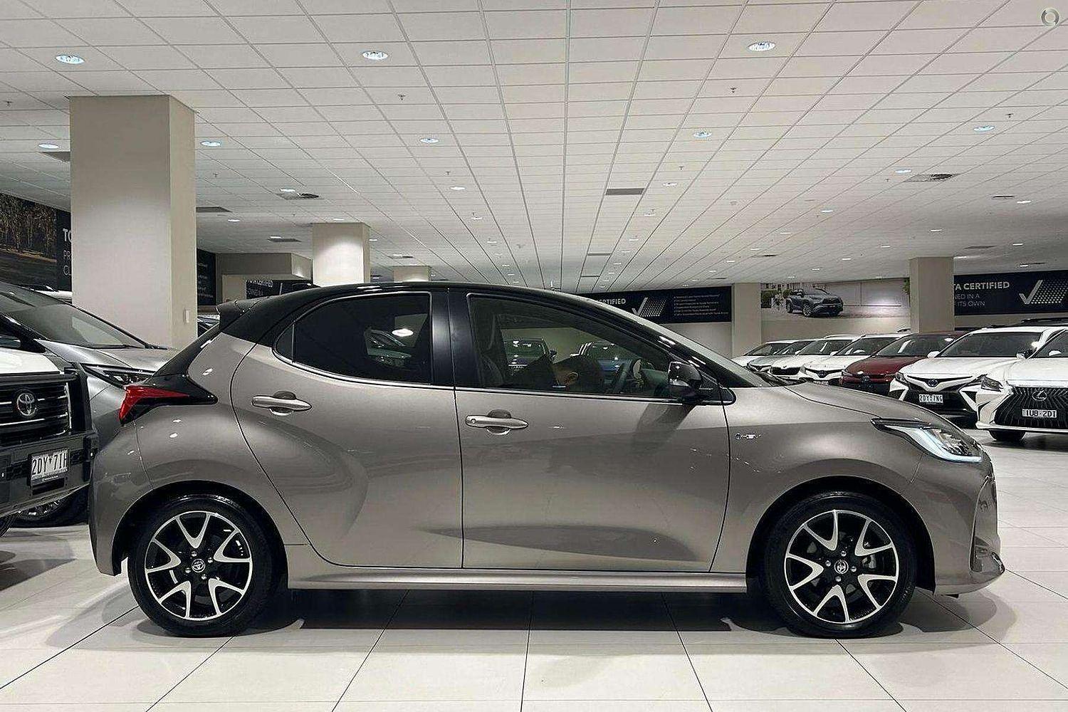 2024 Toyota Yaris ZR in Two Tone Brown