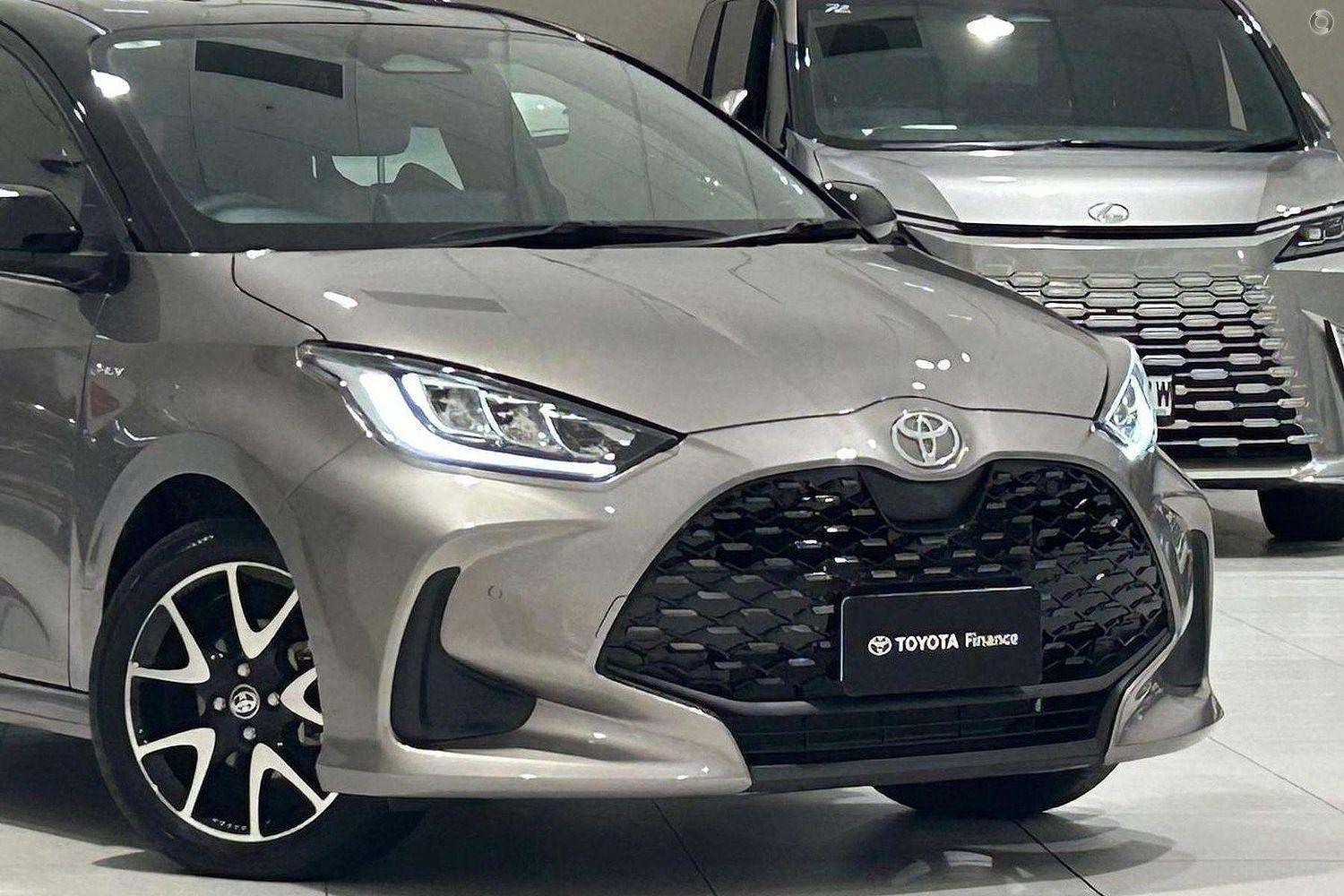 2024 Toyota Yaris ZR in Two Tone Brown