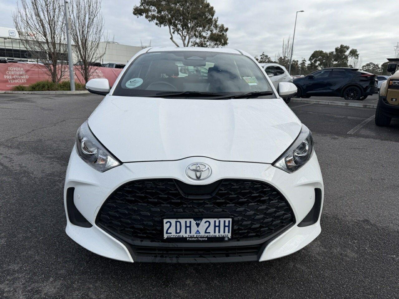 2025 Toyota Yaris Ascent Sport in White