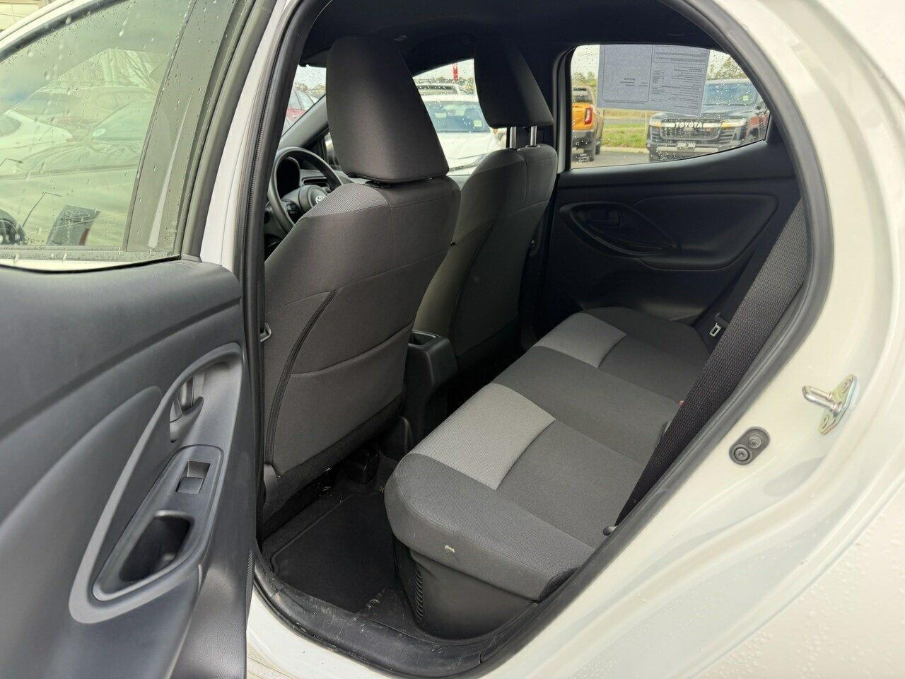 2025 Toyota Yaris Ascent Sport in White