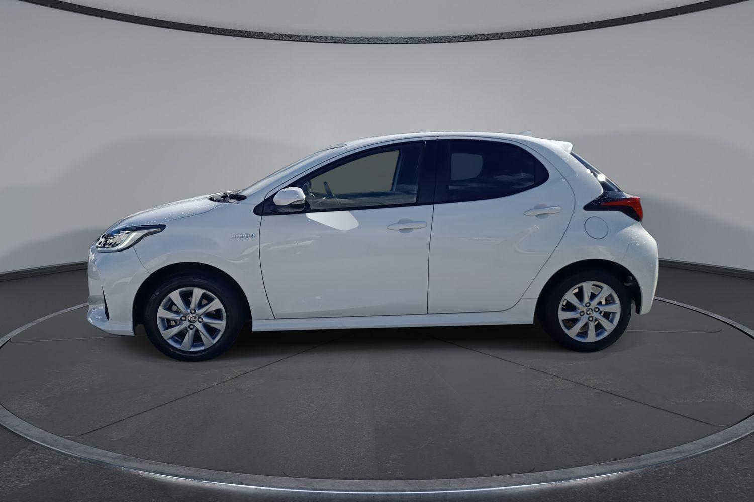 2022 Toyota Yaris SX in White
