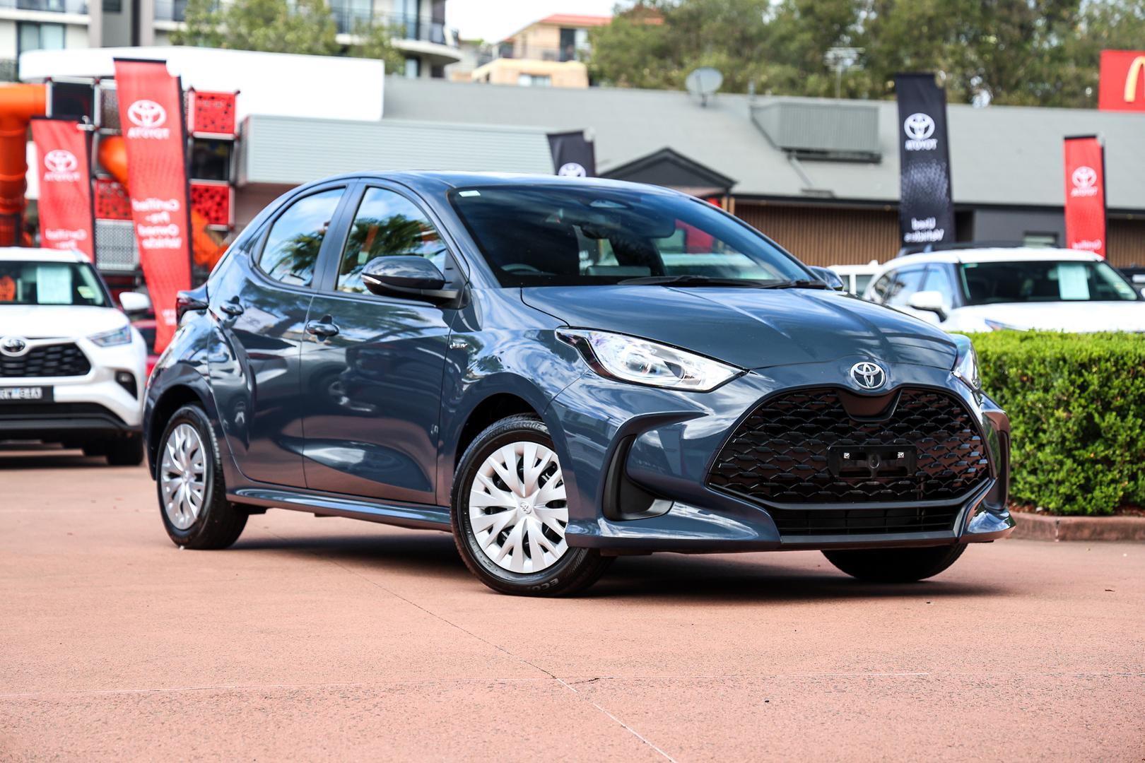 2024 Toyota Yaris Ascent Sport in Grey