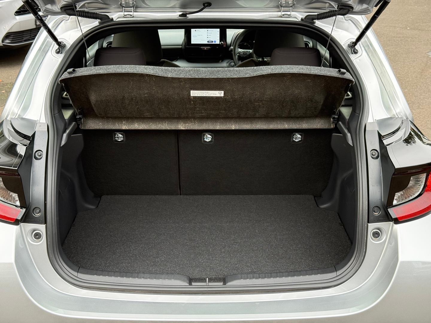2025 Toyota Yaris Ascent Sport in Silver