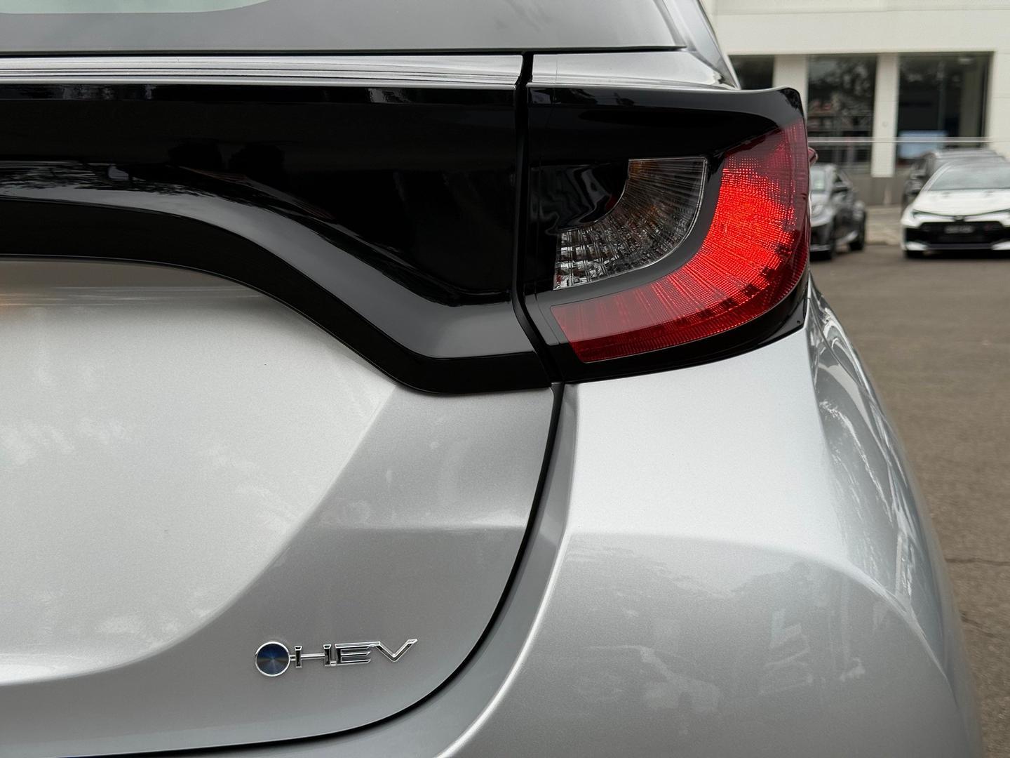 2025 Toyota Yaris Ascent Sport in Silver
