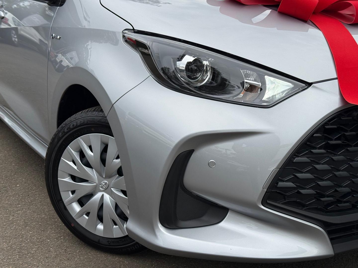 2025 Toyota Yaris Ascent Sport in Silver
