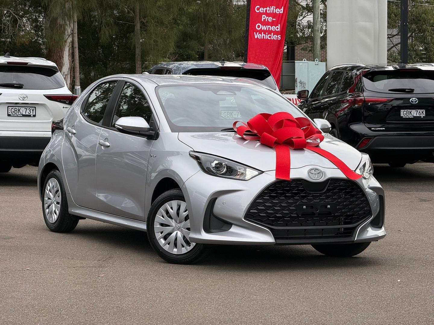 2025 Toyota Yaris Ascent Sport in Silver