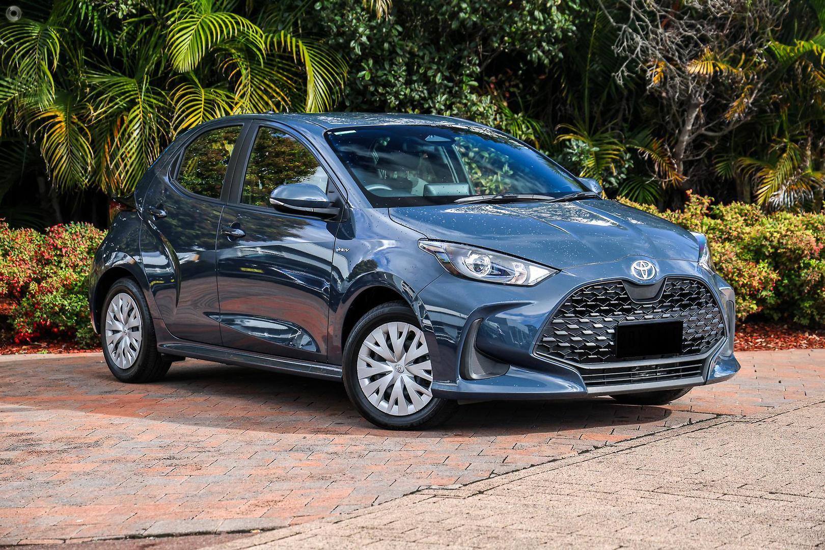 2025 Toyota Yaris Ascent Sport in Grey