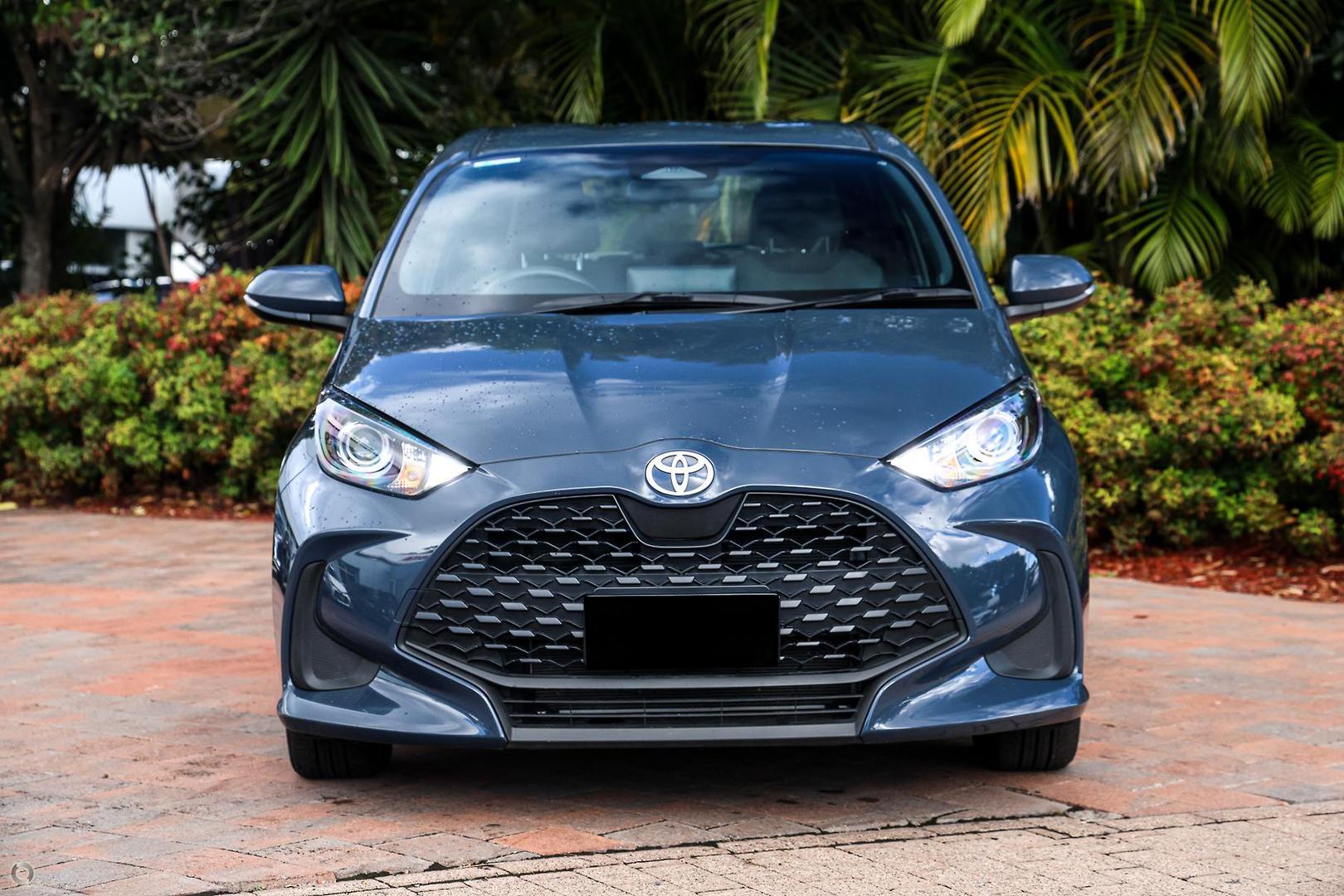2025 Toyota Yaris Ascent Sport in Grey