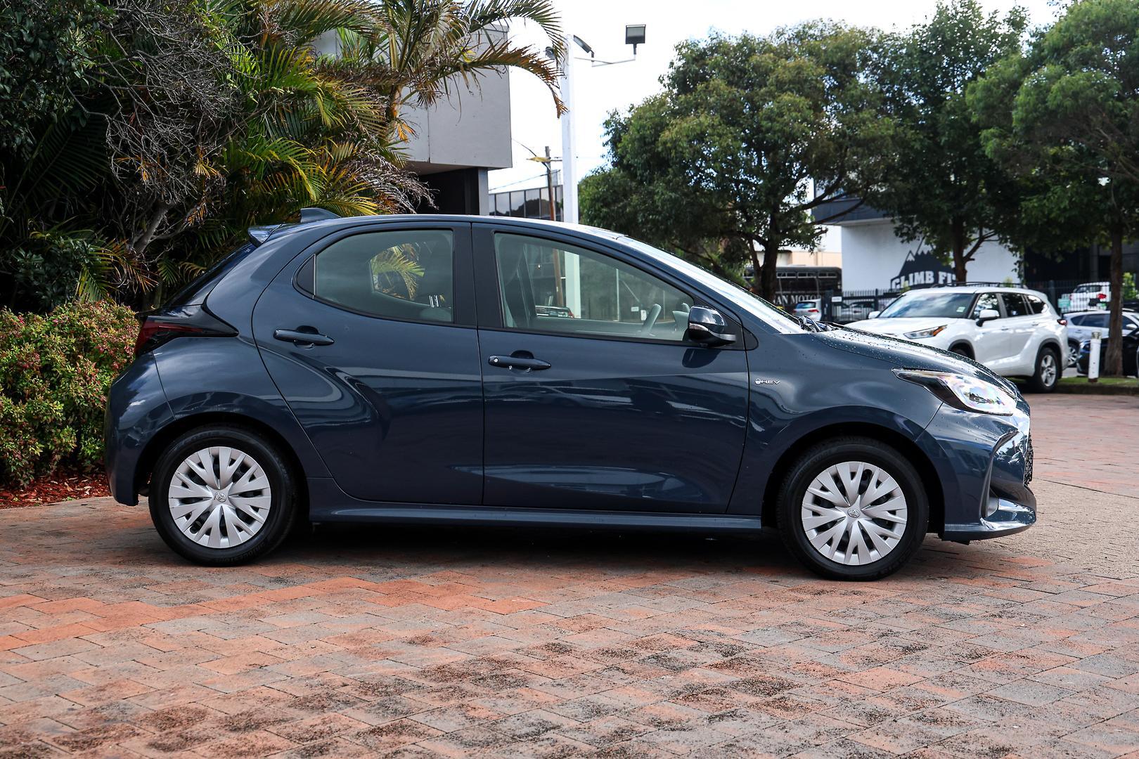 2025 Toyota Yaris Ascent Sport in Grey