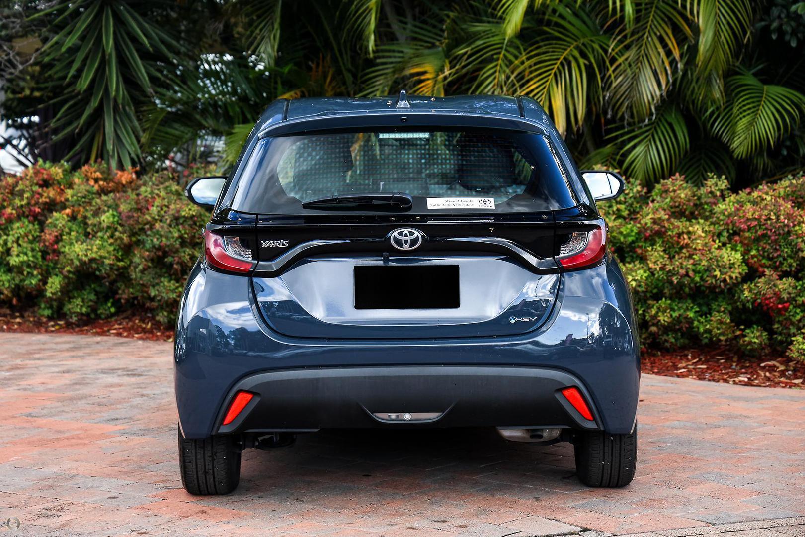2025 Toyota Yaris Ascent Sport in Grey