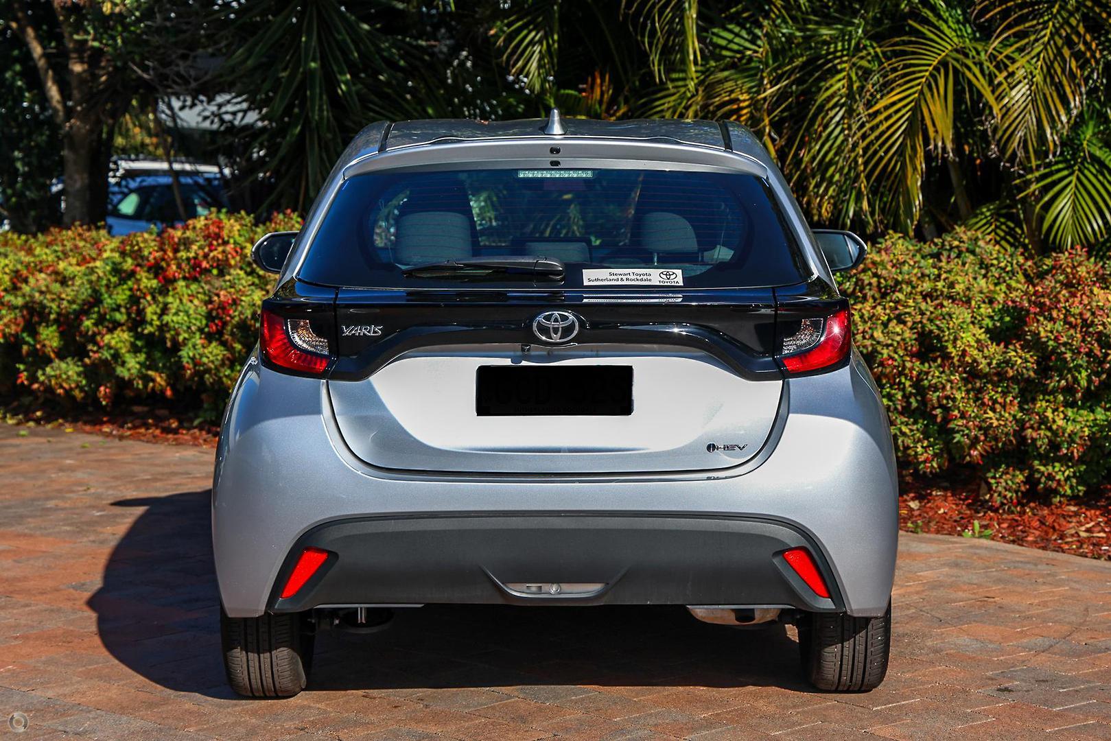 2024 Toyota Yaris Ascent Sport in Silver