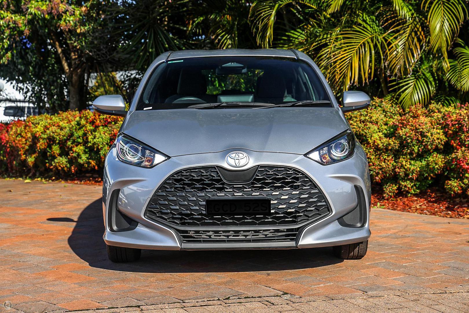 2024 Toyota Yaris Ascent Sport in Silver