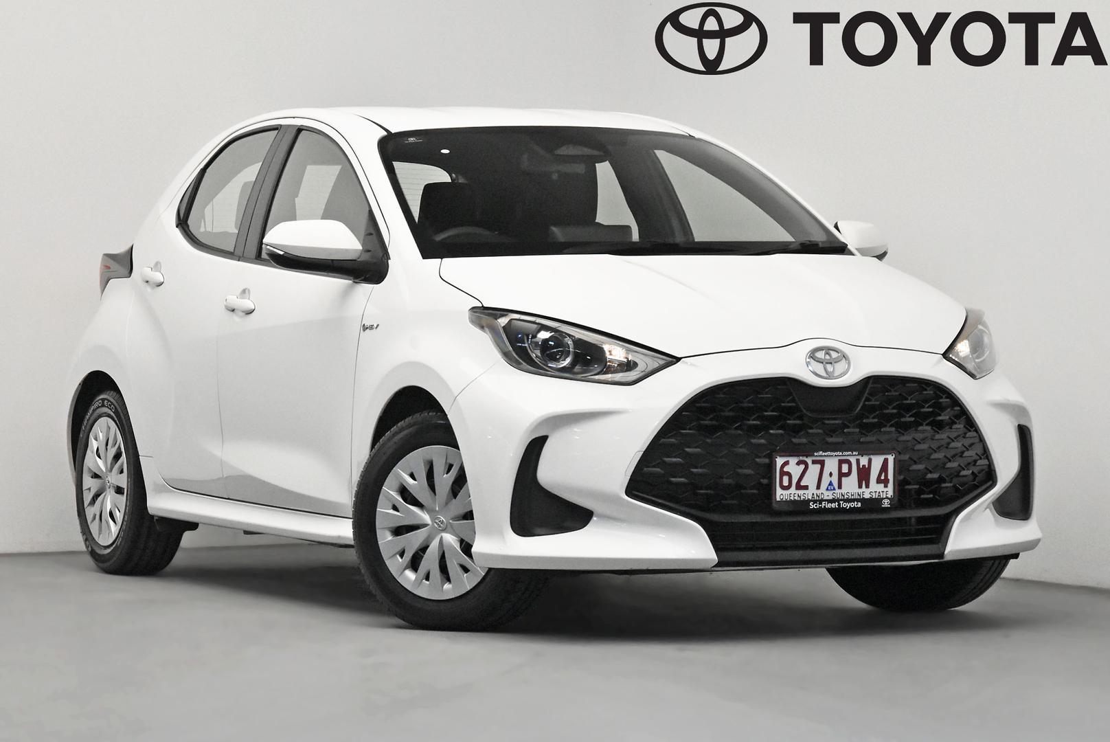 2025 Toyota Yaris Ascent Sport in White