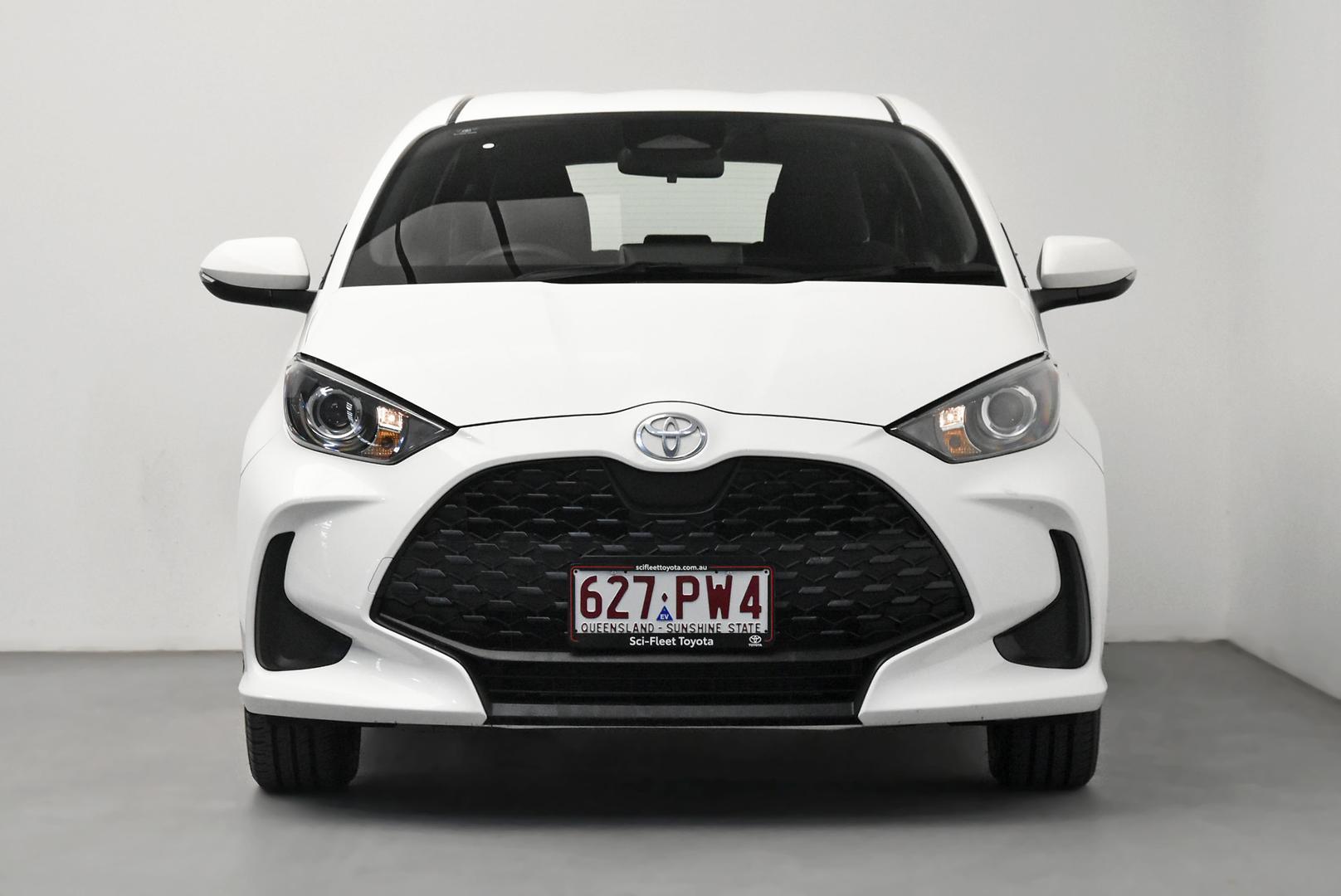 2025 Toyota Yaris Ascent Sport in White