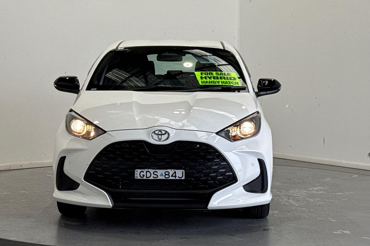2026 Toyota Yaris Ascent Sport in White