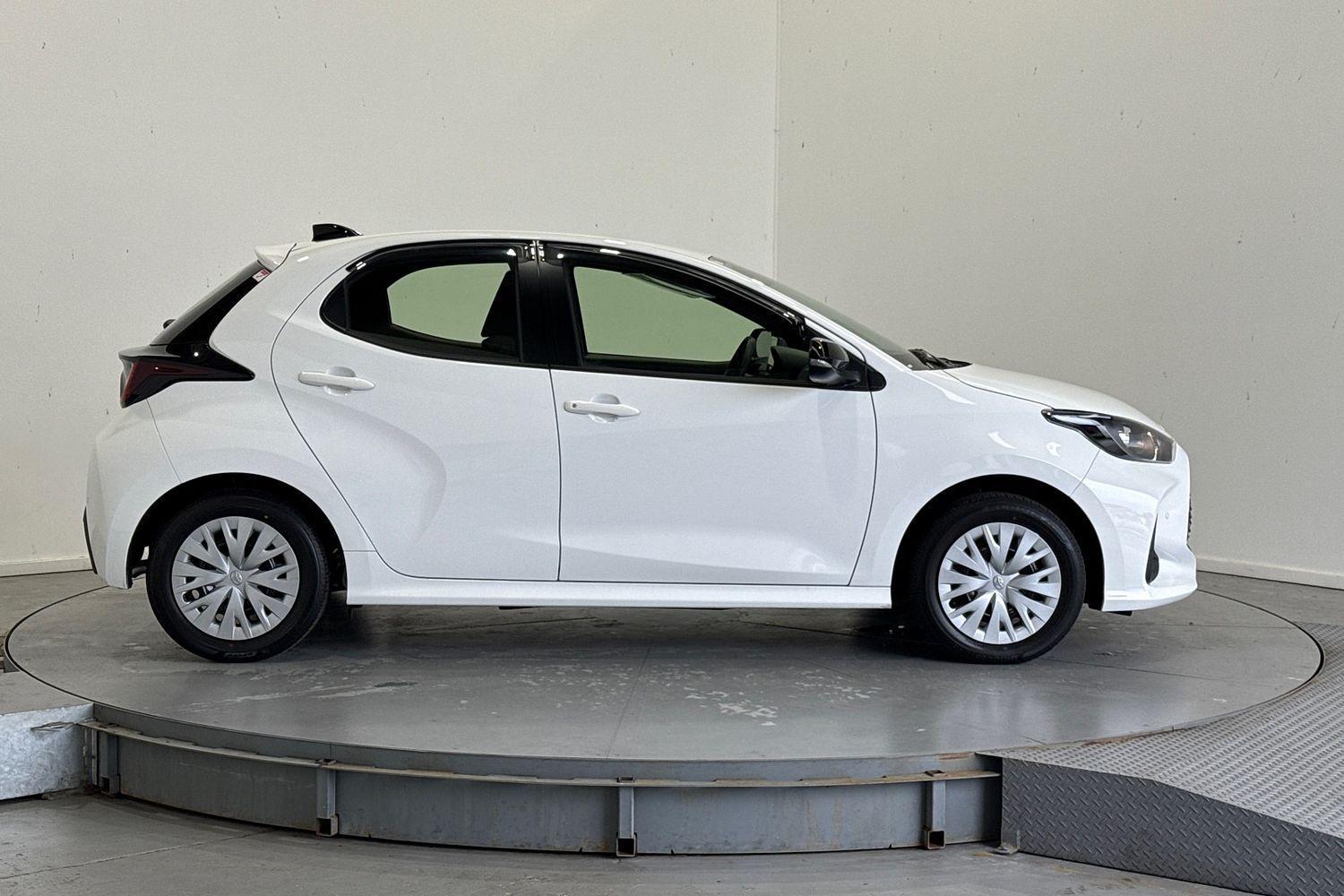 2026 Toyota Yaris Ascent Sport in White