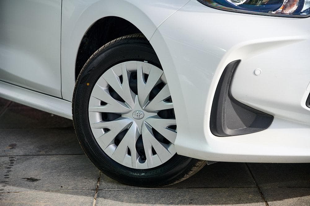 2025 Toyota Yaris Ascent Sport in White