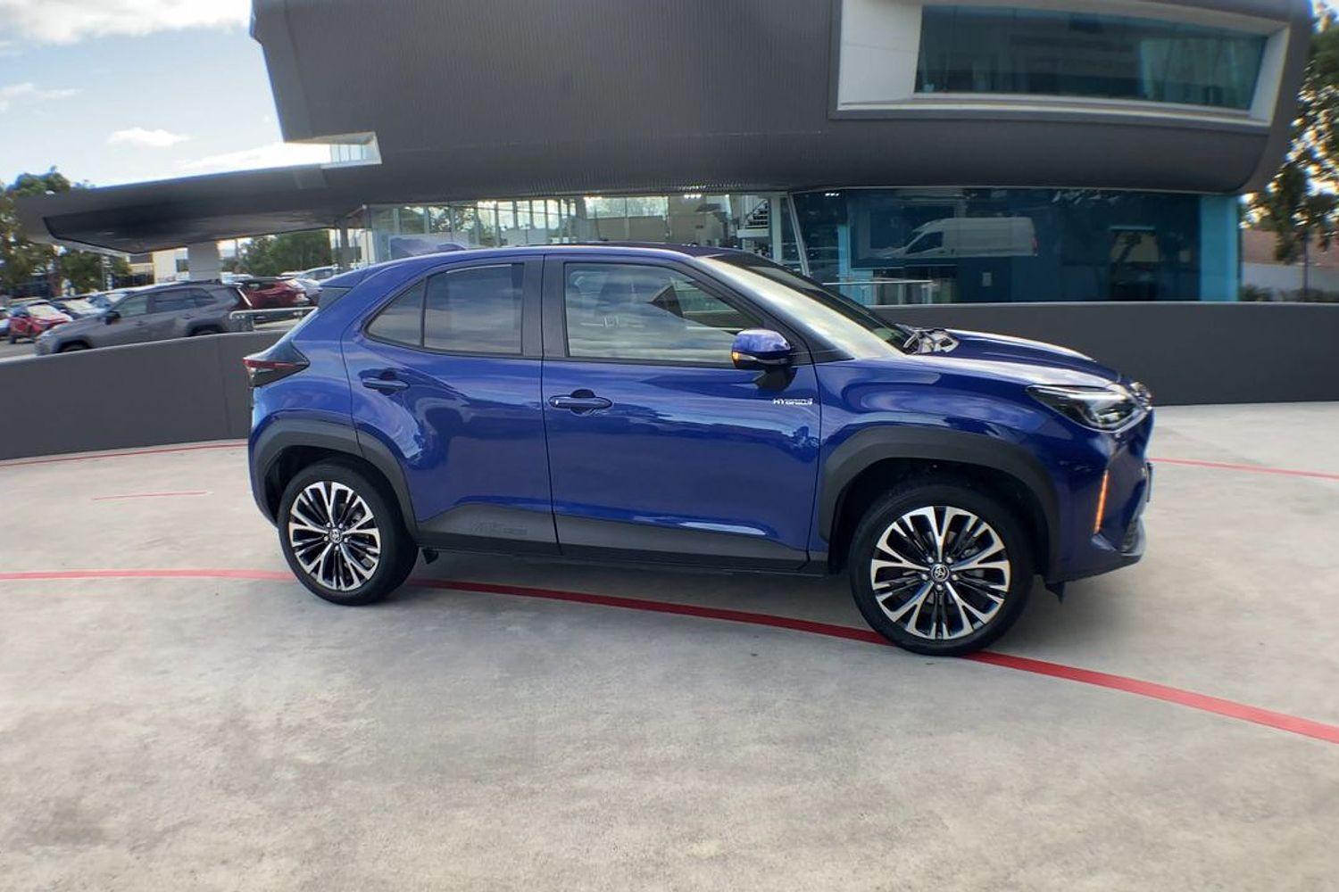 2023 Toyota Yaris Cross Urban in Blue