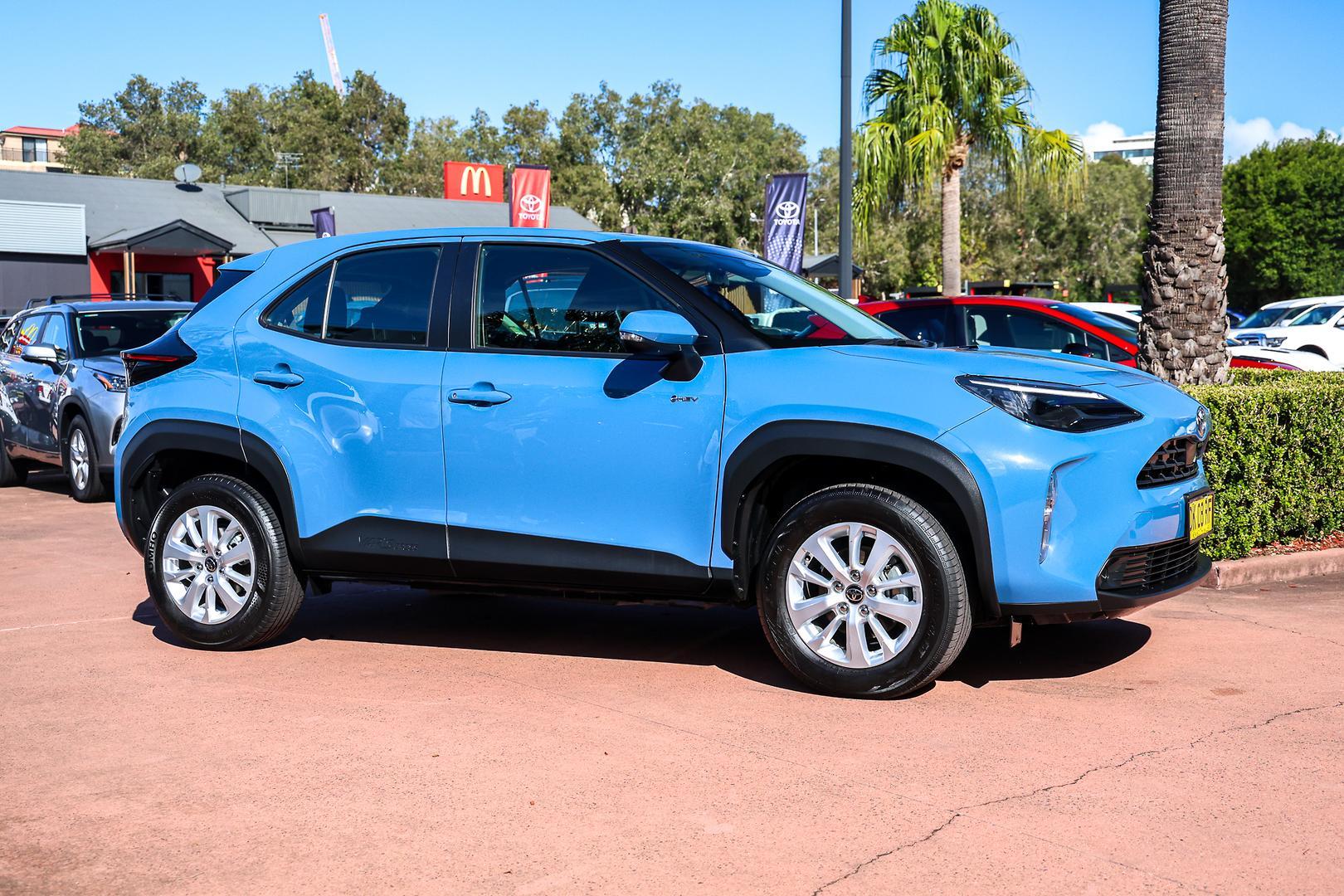 2024 Toyota Yaris Cross GX in Blue
